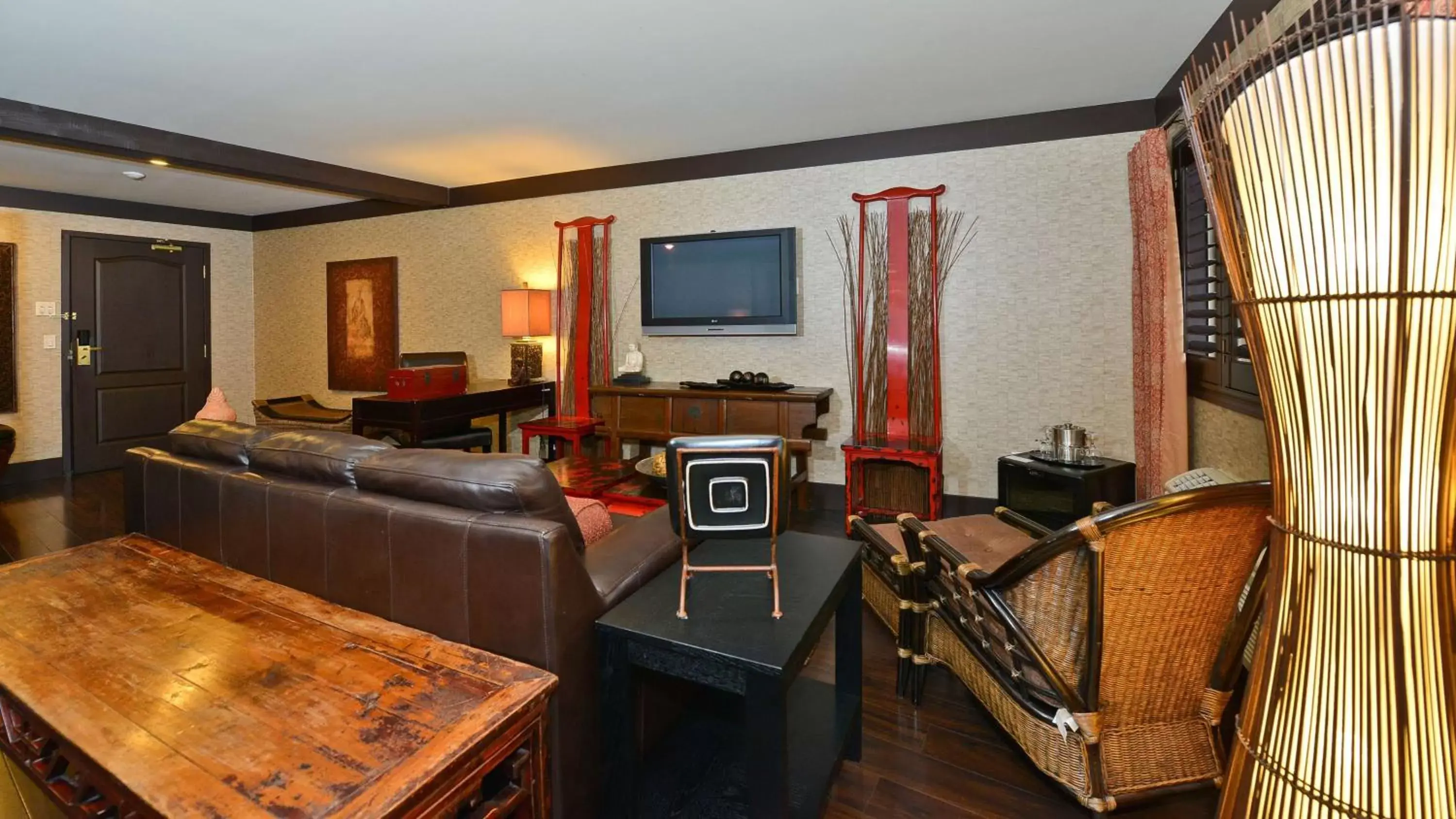 Photo of the whole room, TV/Entertainment Center in Prestige Lakeside Resort, WorldHotels Elite