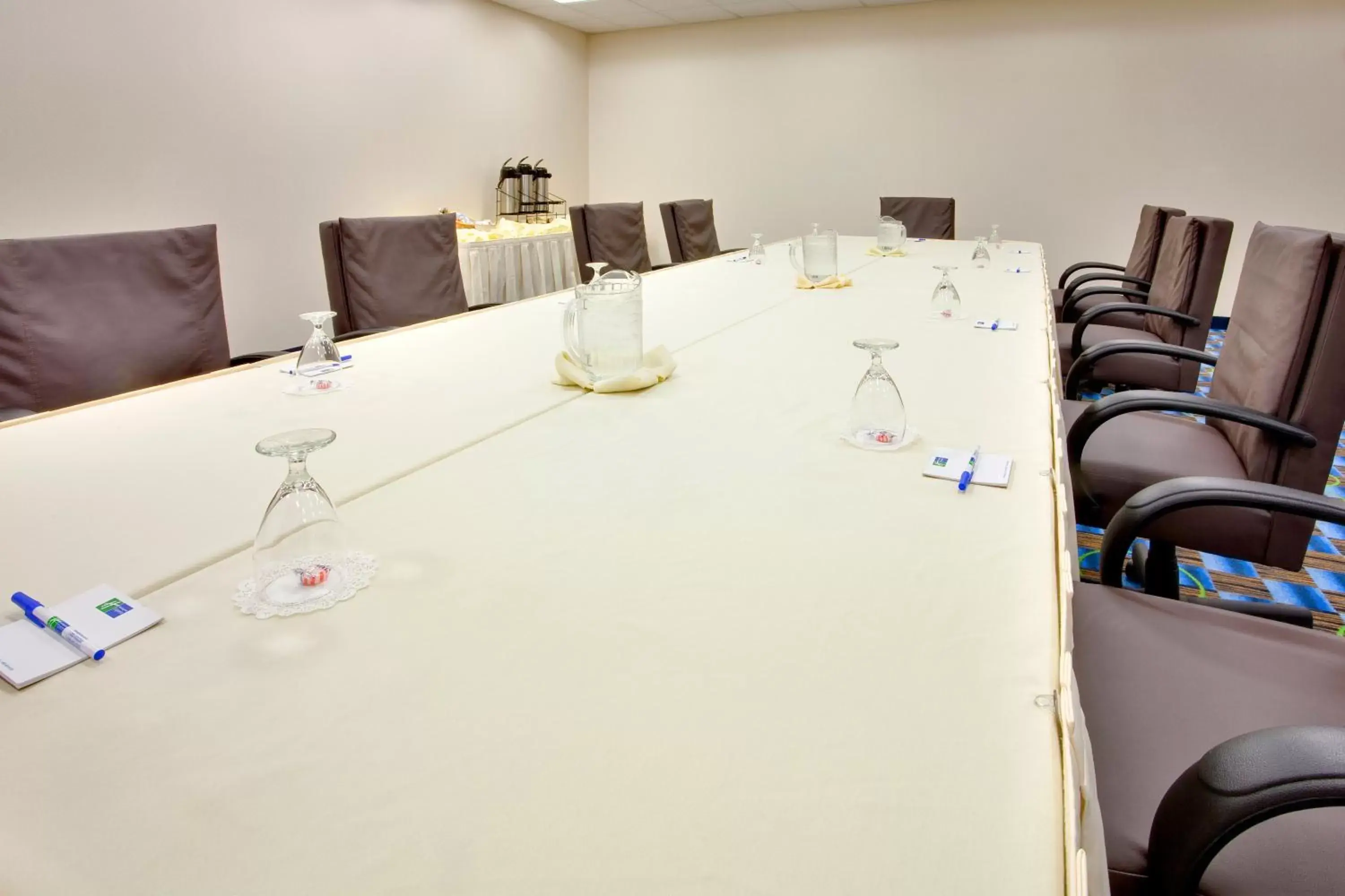 Meeting/conference room, Business Area/Conference Room in Holiday Inn Express & Suites Williamsport, an IHG Hotel