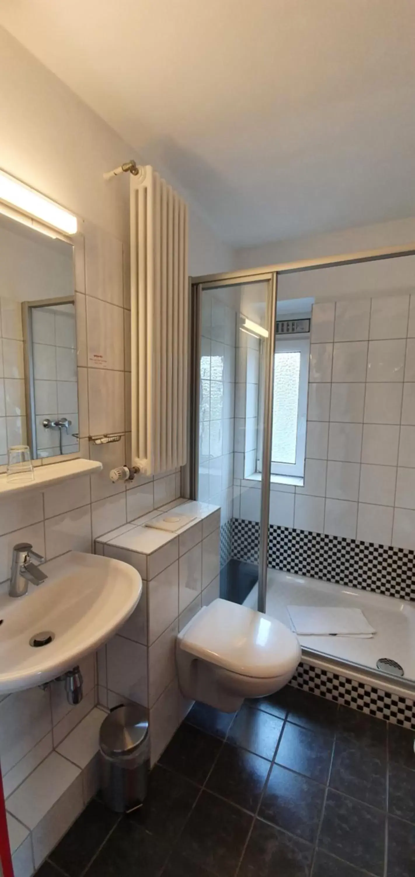 Bathroom in Hotel Hillegosser Hof