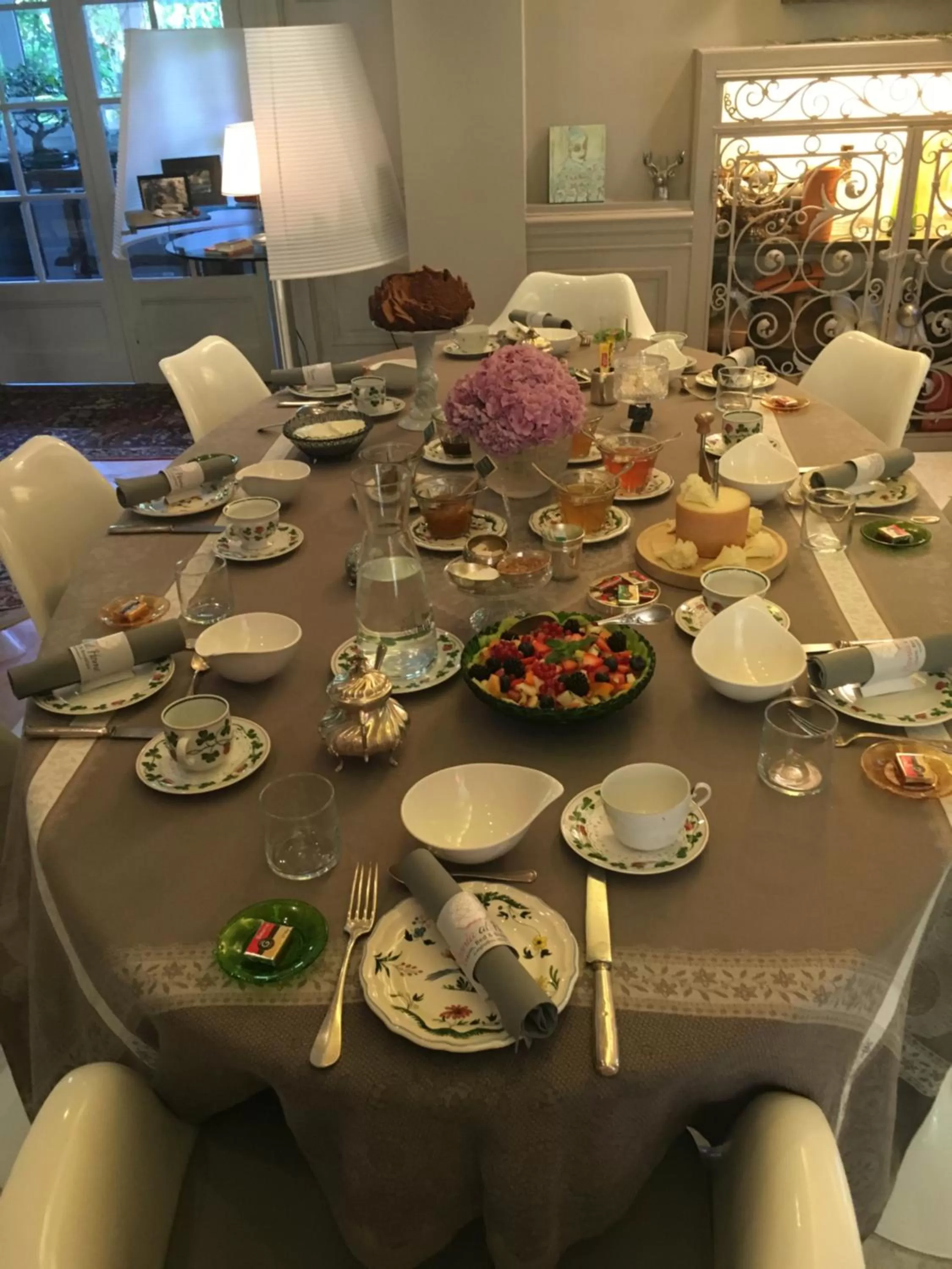 Restaurant/Places to Eat in Peonia at Home - Maison d'hôtes d'exception