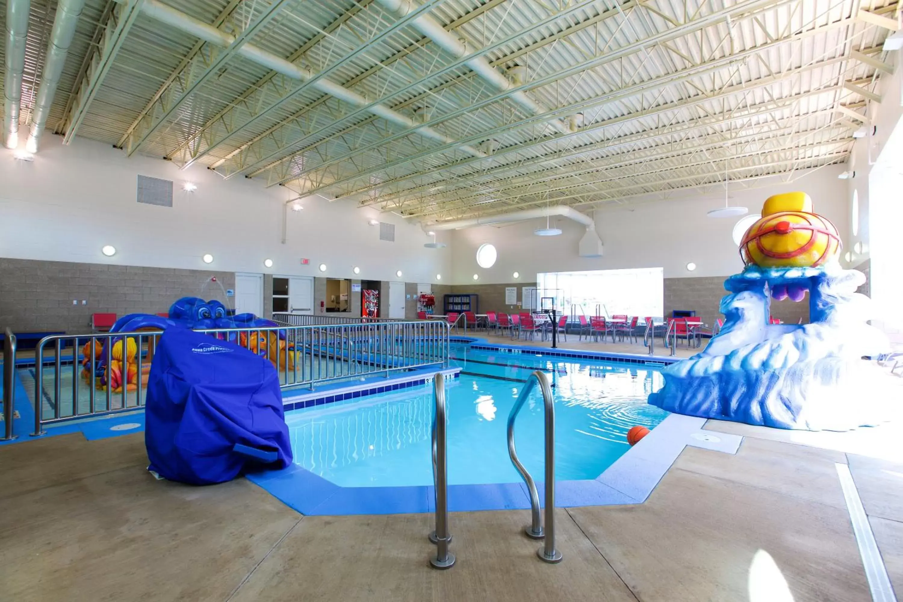 Swimming Pool in Holiday Inn Express Fargo SW I94 Medical Center, an IHG Hotel