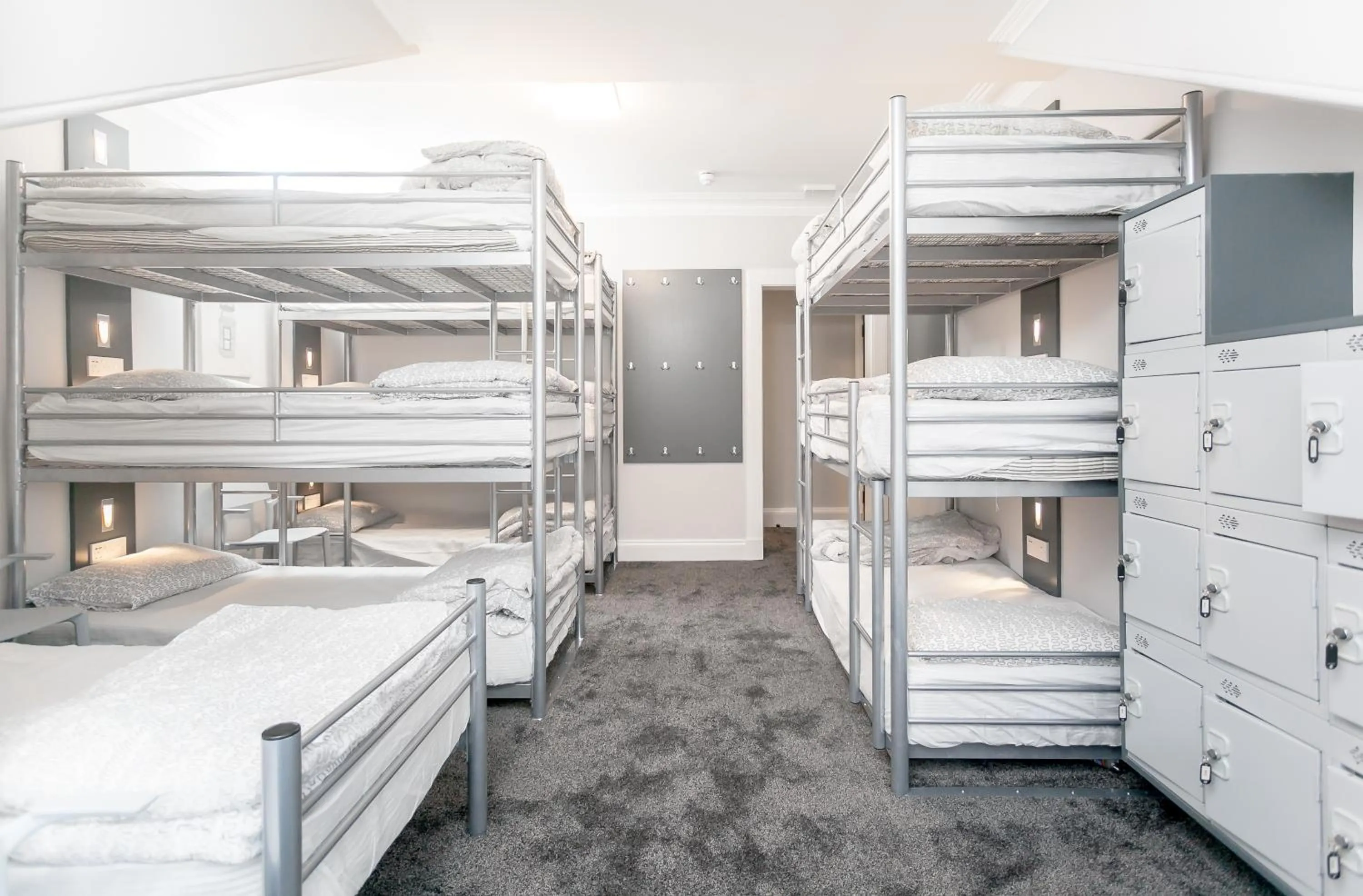 Bedroom, Bed in West End Hotel