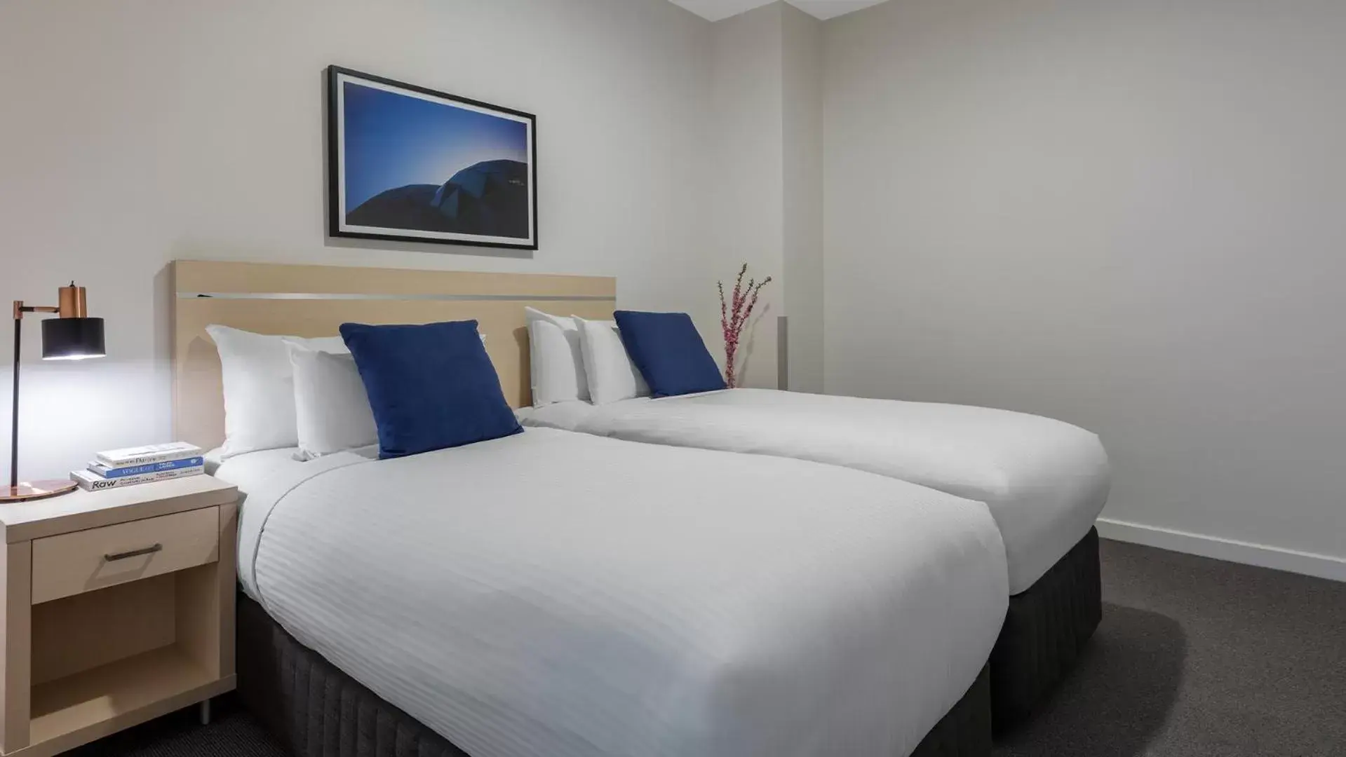 Bed in Oaks Melbourne on Market Hotel