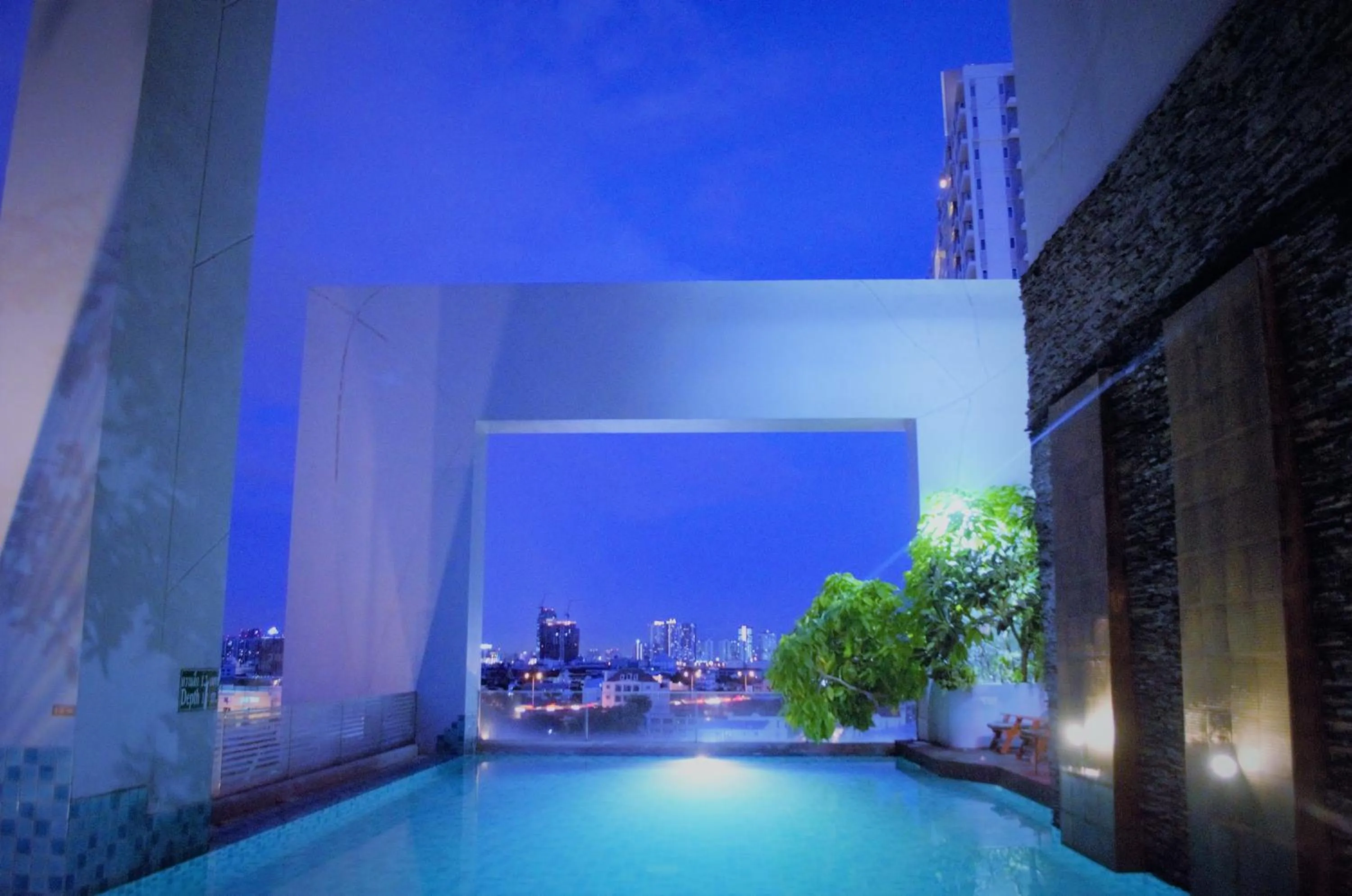 Pool view in Grand Howard Hotel Bangkok