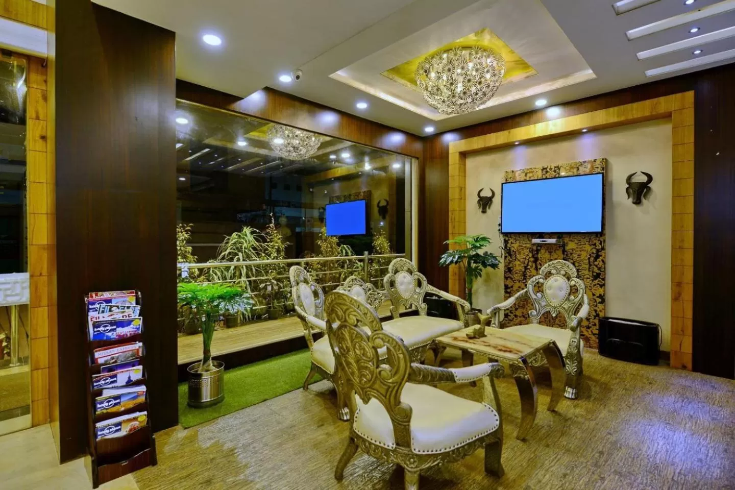 Seating area in Hotel Floret Inn