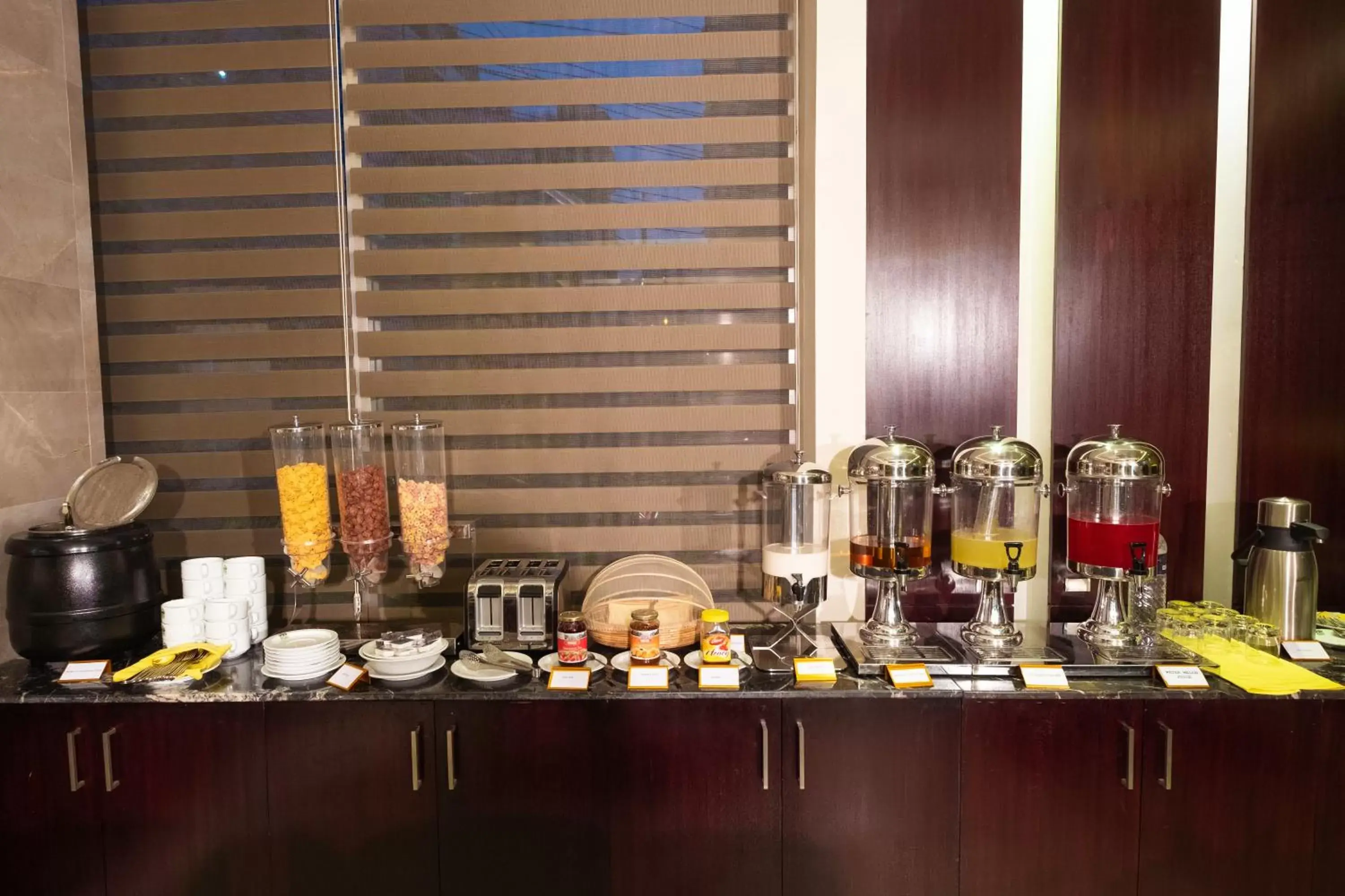 Restaurant/places to eat in After Hours Residence Restaurant/places to eat in After Hours Residence