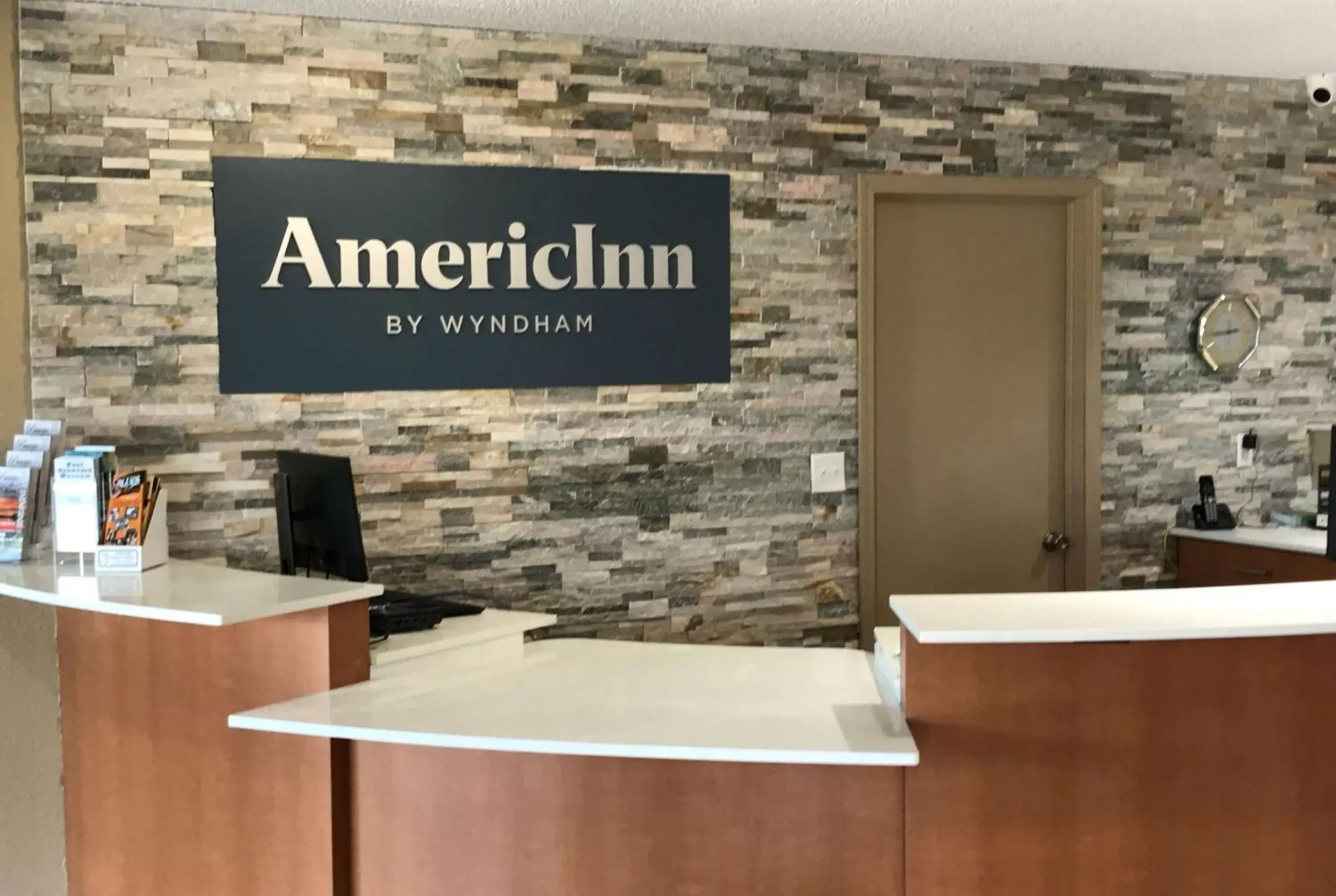 Lobby or reception in AmericInn by Wyndham Prairie du Chien