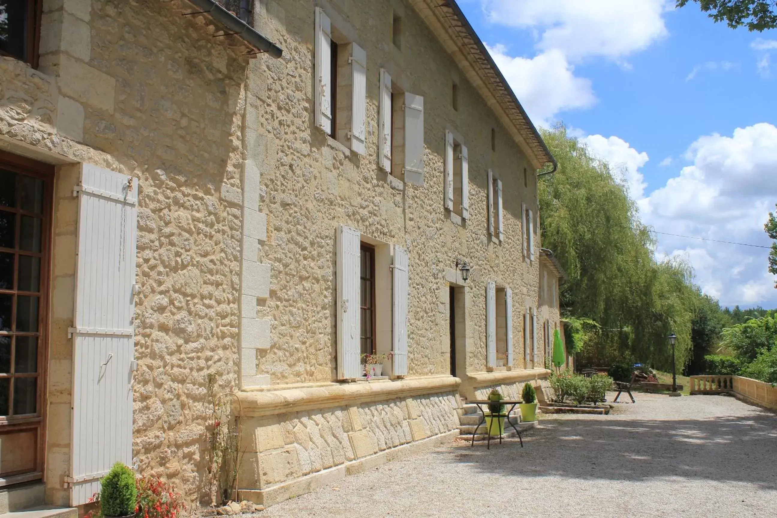 Facade/entrance, Property Building in Château Puygrenier