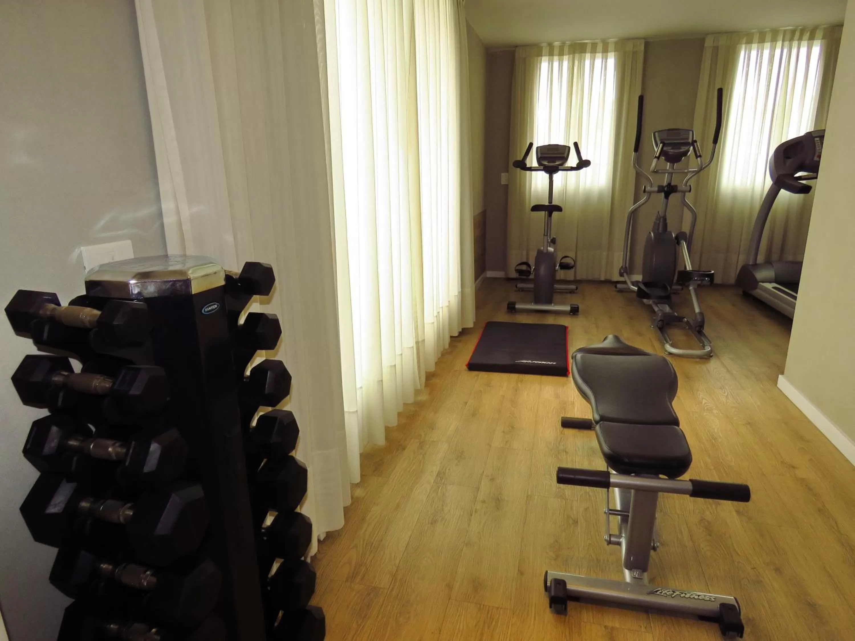 Fitness centre/facilities in Smart Hotel Montevideo