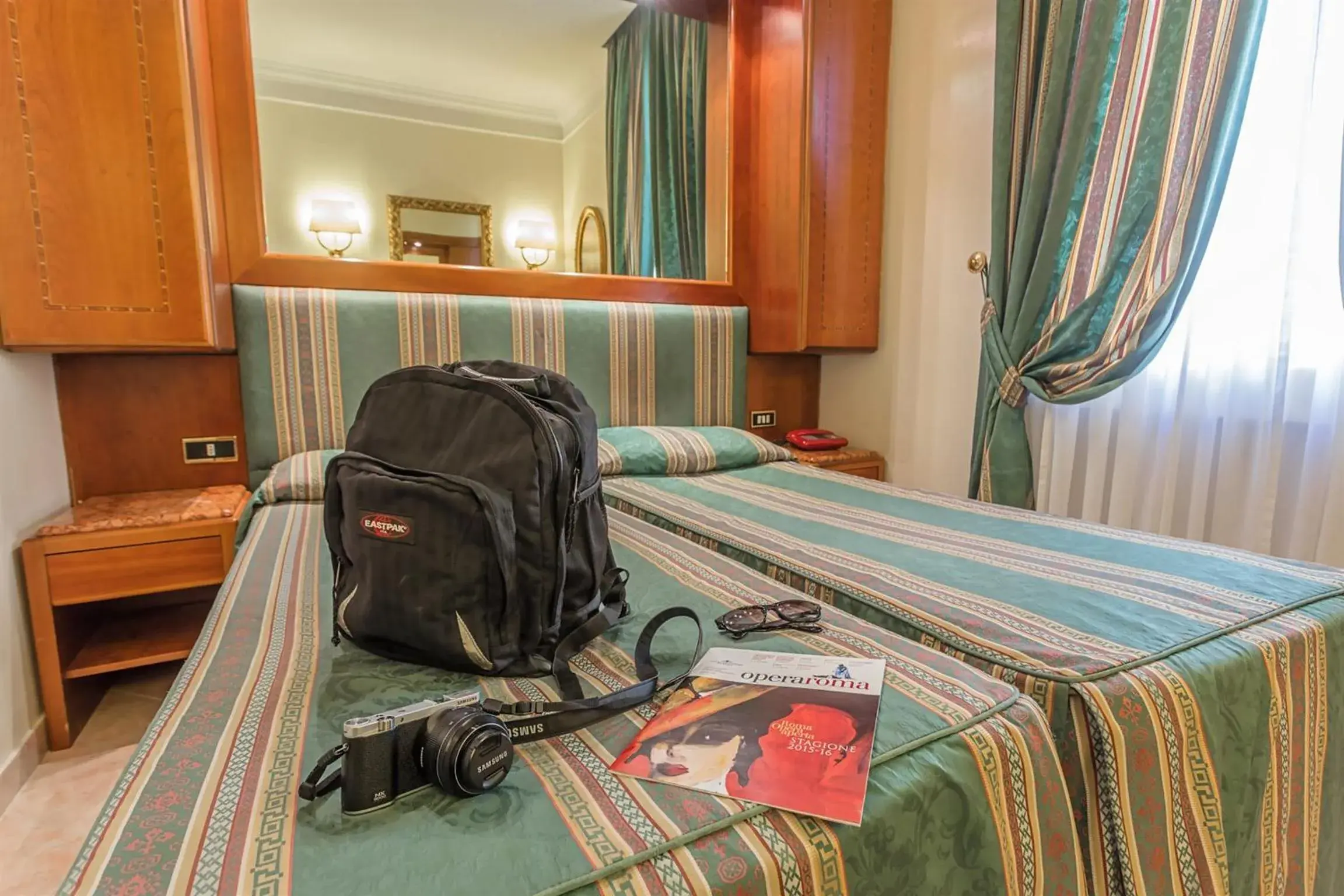 Bedroom, Bed in Raeli Hotel Noto