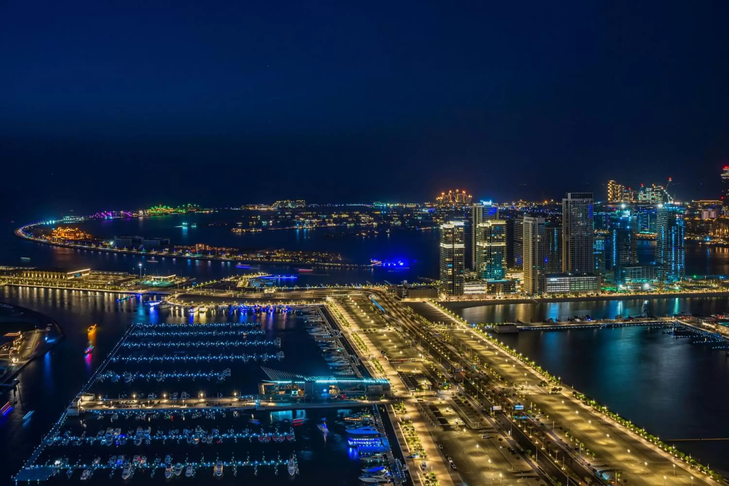 Property building, Bird's-eye View in Dubai Marriott Harbour Hotel And Suites