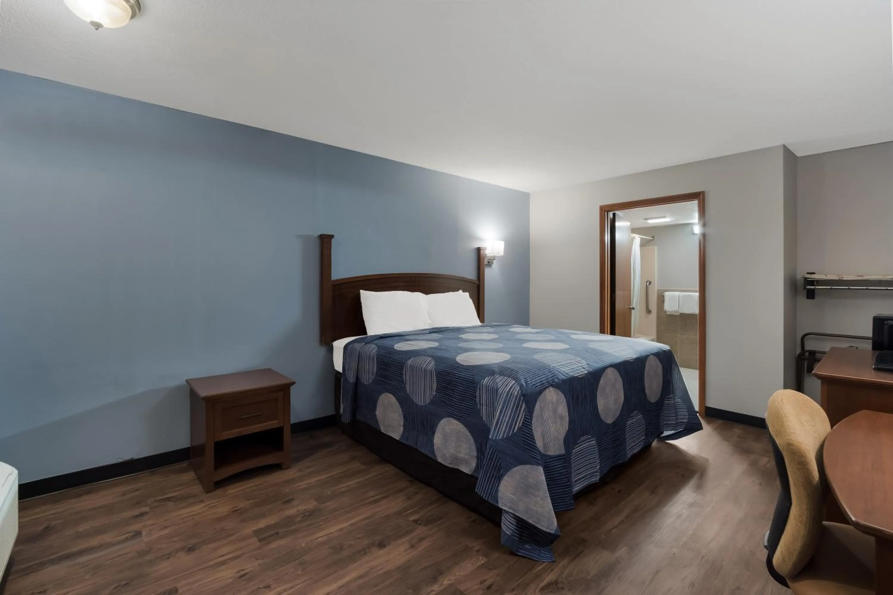 Bed in Rodeway Inn Augusta West - Fort Gordon