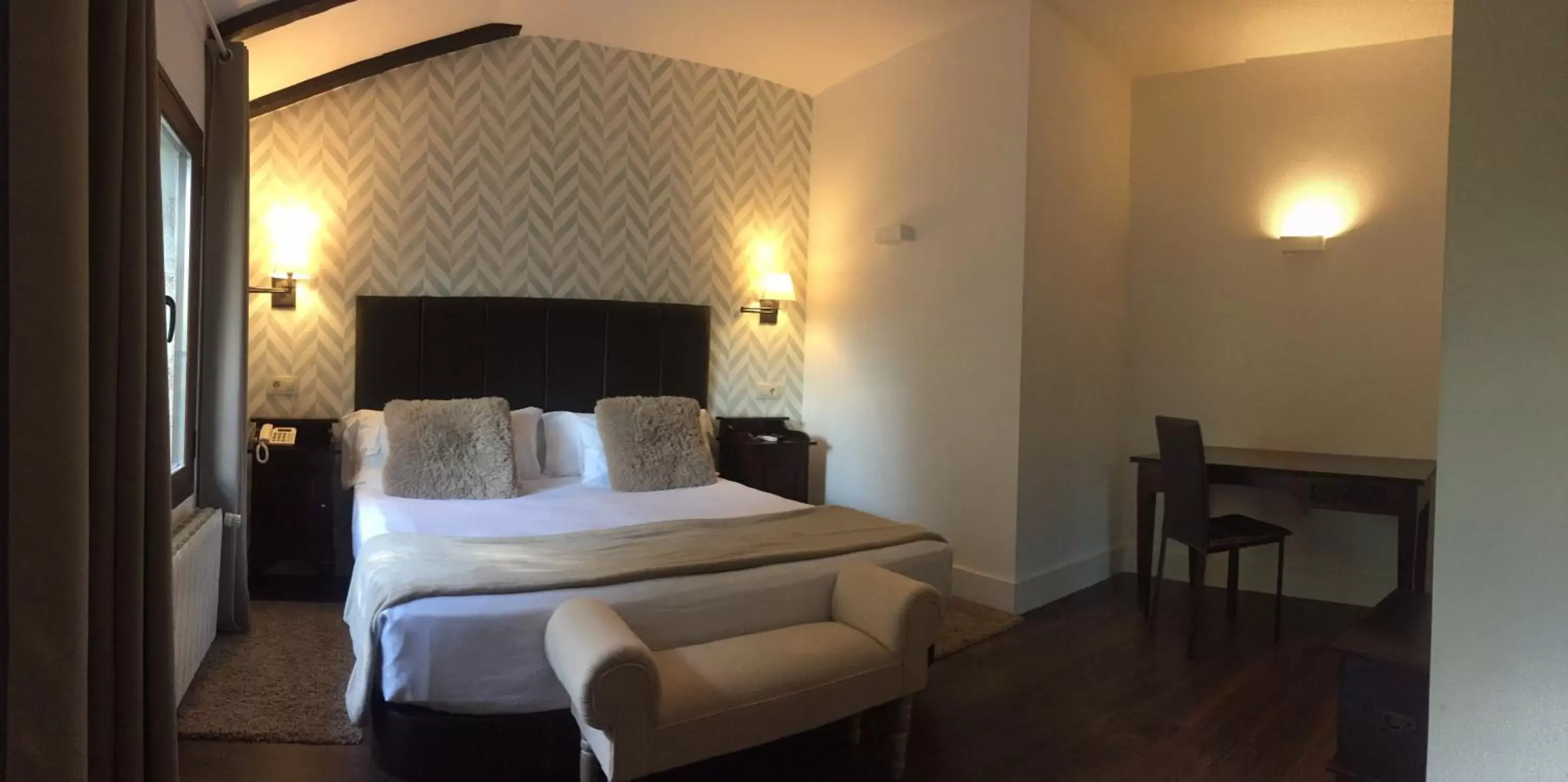 Bed in Hotel Resort Cueva del Fraile
