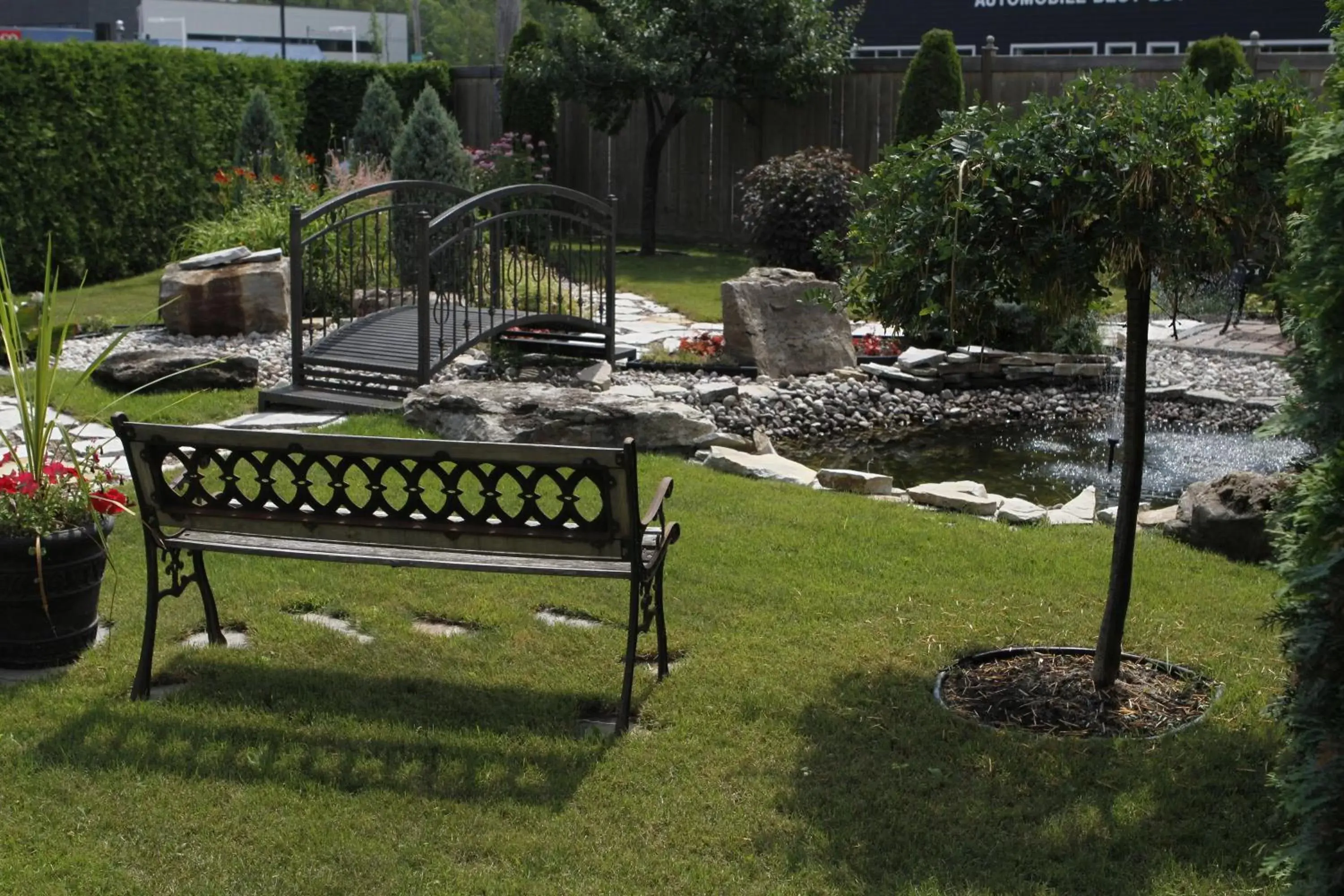 Garden in Le Fabreville Motel & Suites