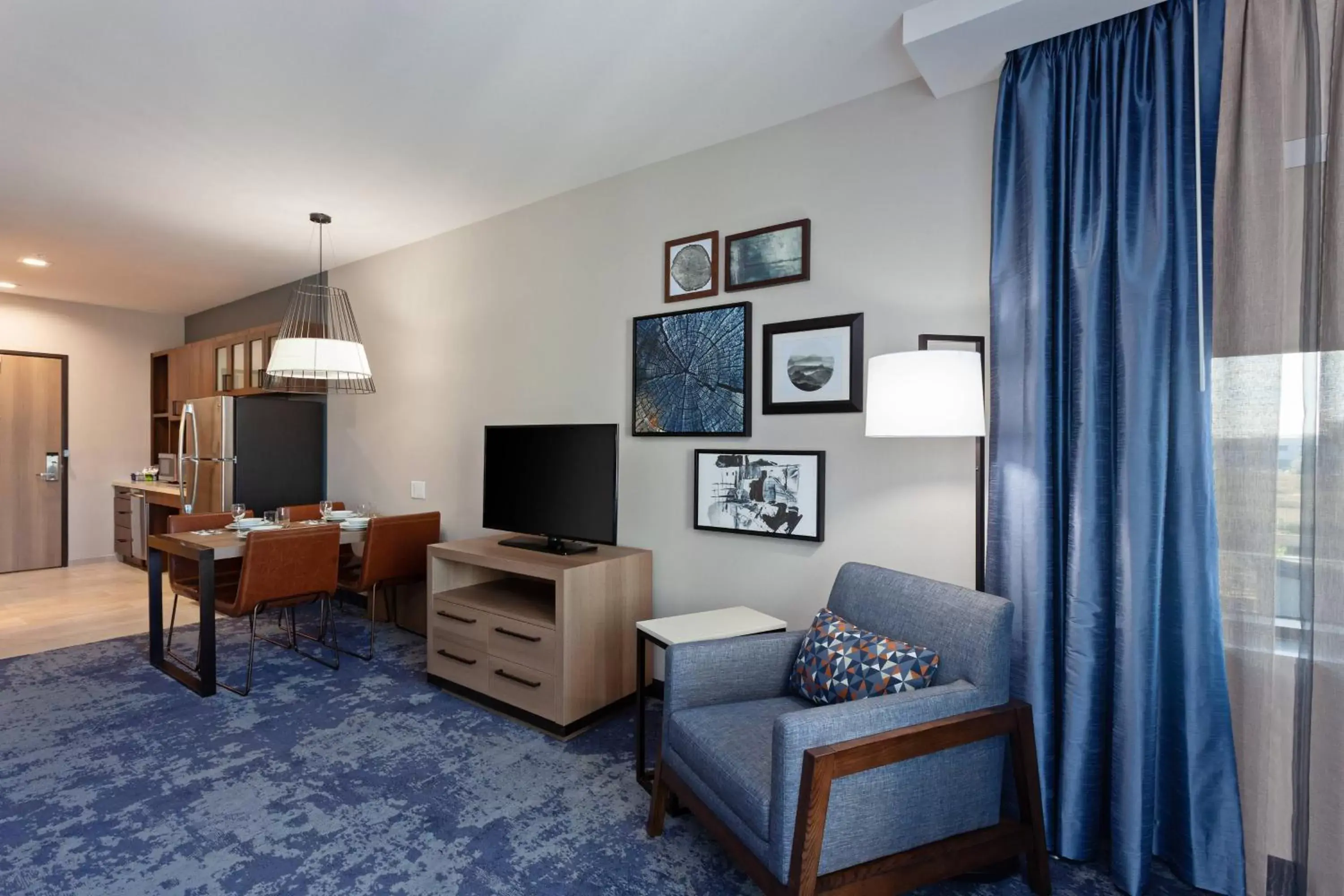 Living room, Seating Area in TownePlace Suites by Marriott San Diego Central