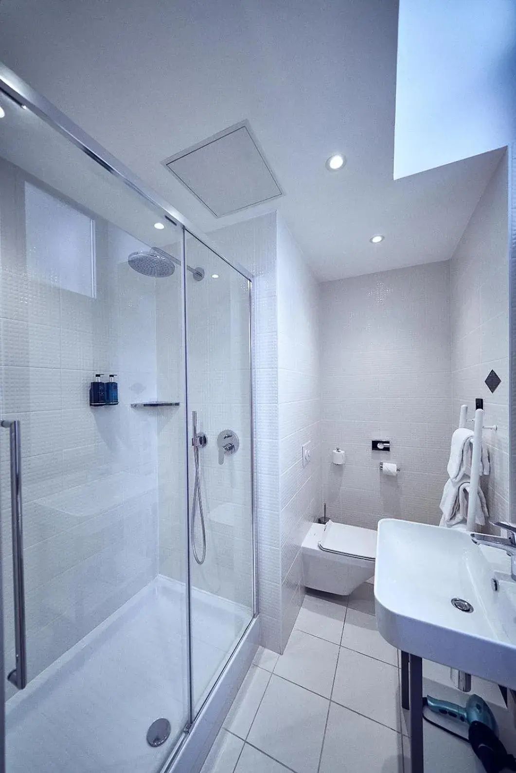 Shower, Bathroom in Maison Nô - Hôtel et Rooftop