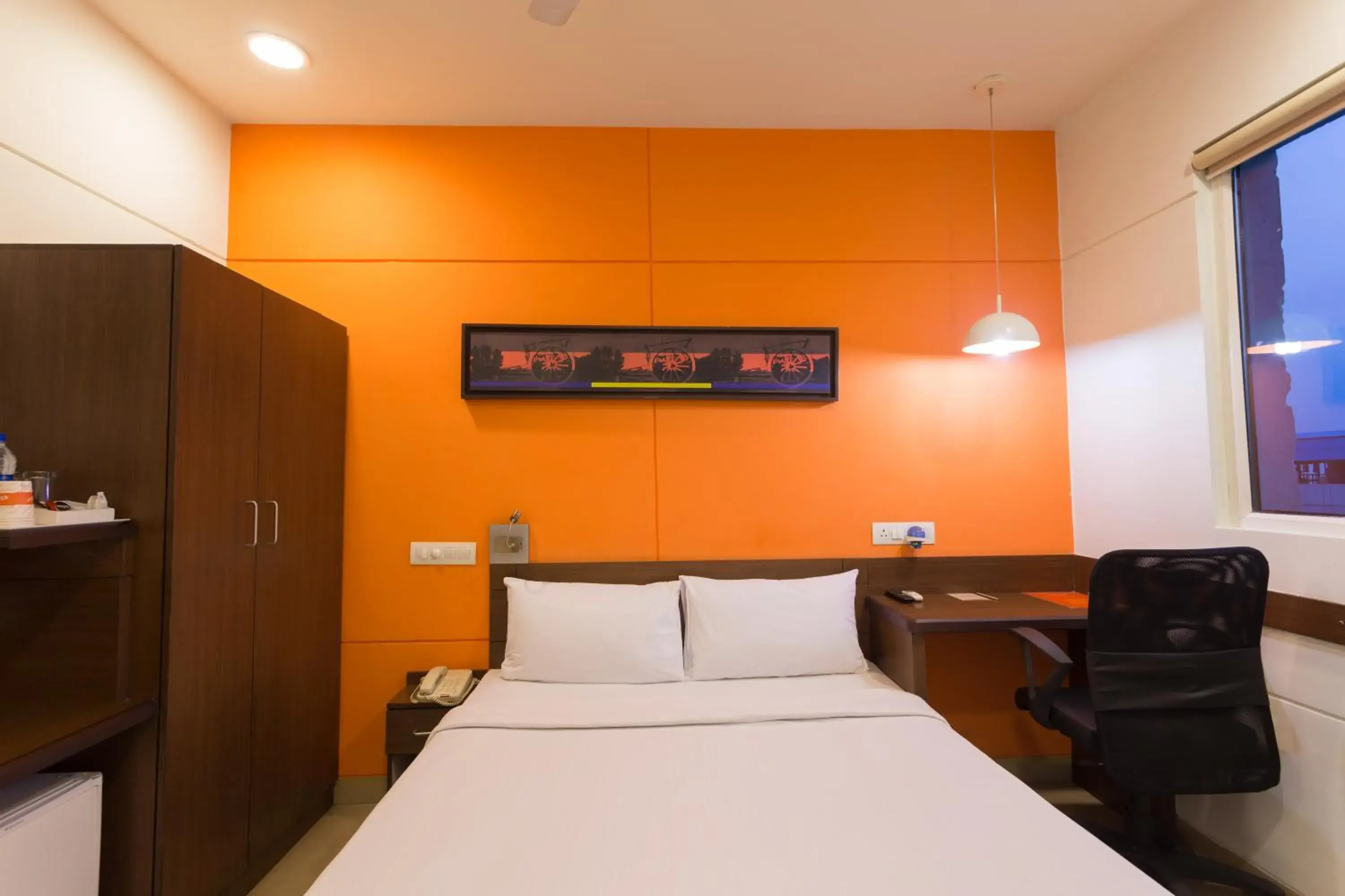 Photo of the whole room, Bed in Ginger Hotel - Noida 63