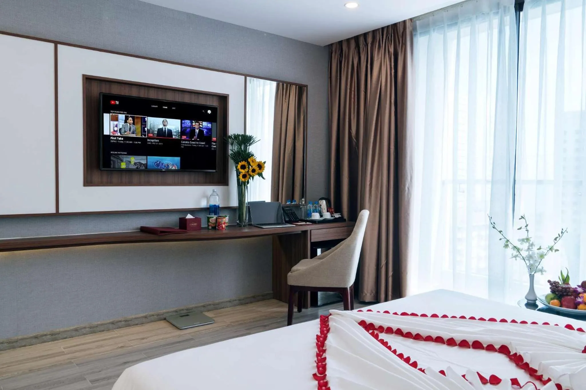 TV and multimedia, Bed in LeMore Hotel Nha Trang