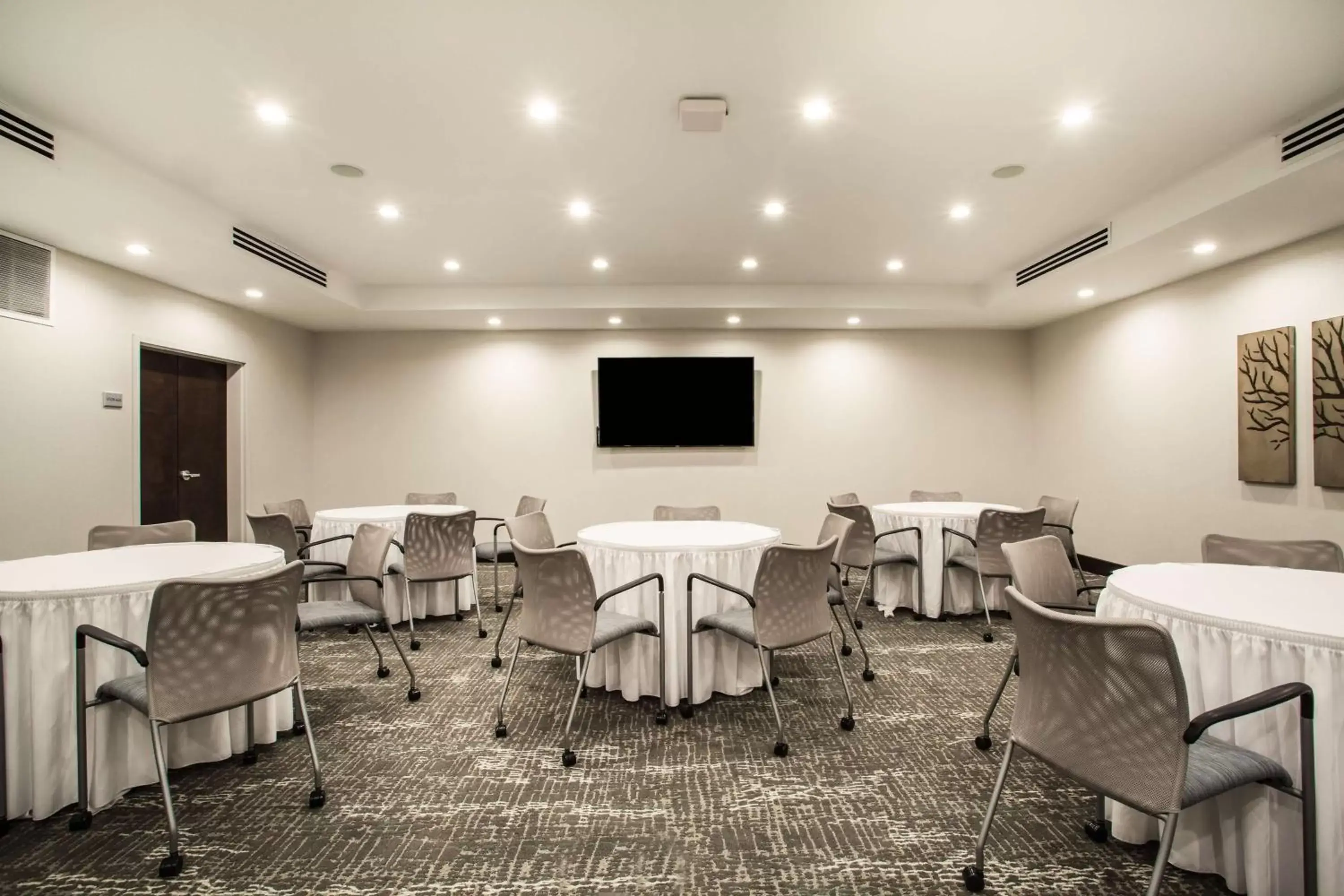 Meeting/conference room in Hampton Inn Rochester Penfield, Ny