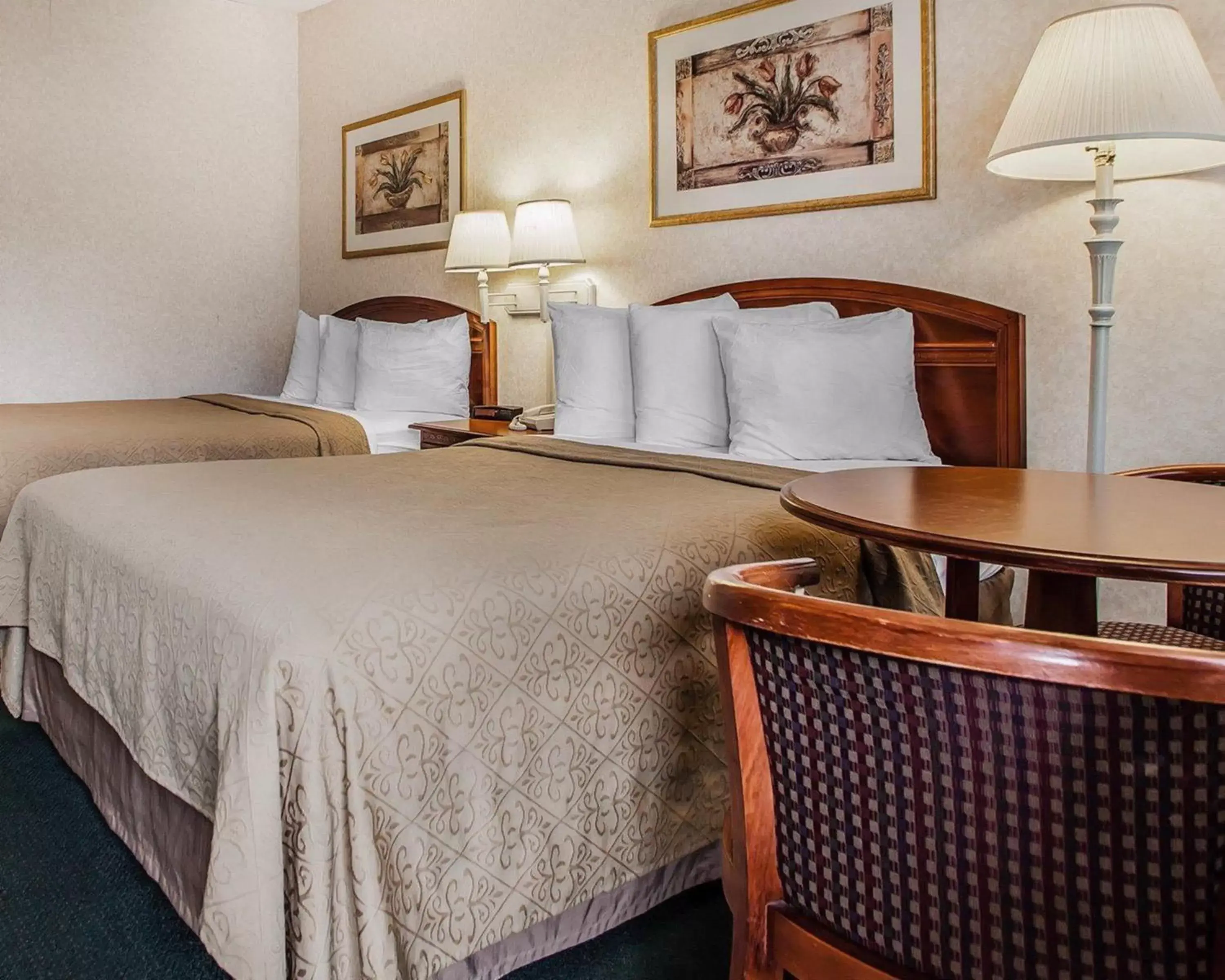 Double Room with Two Double Beds - Non-Smoking in Rodeway Inn Conference Center Montgomeryville