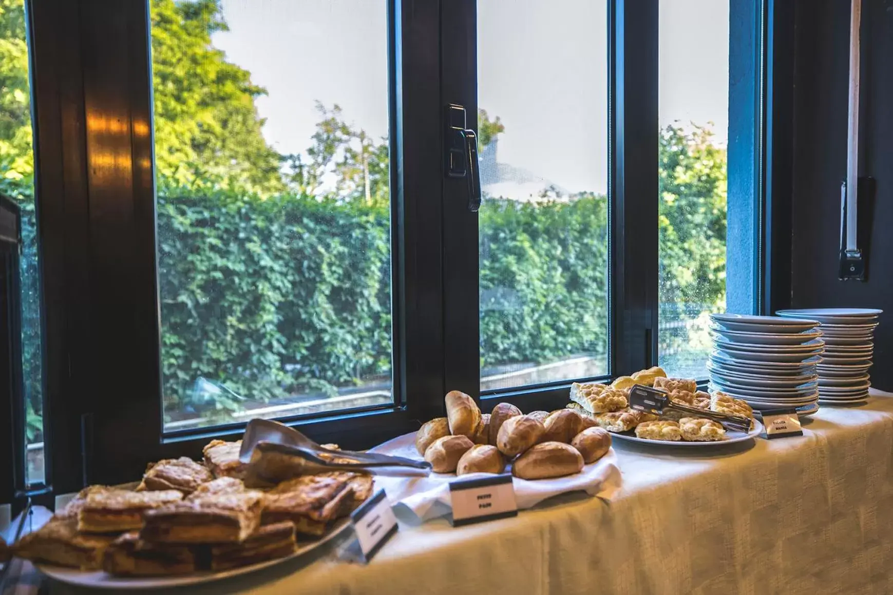 Continental breakfast in Piccolo Hotel Allamano