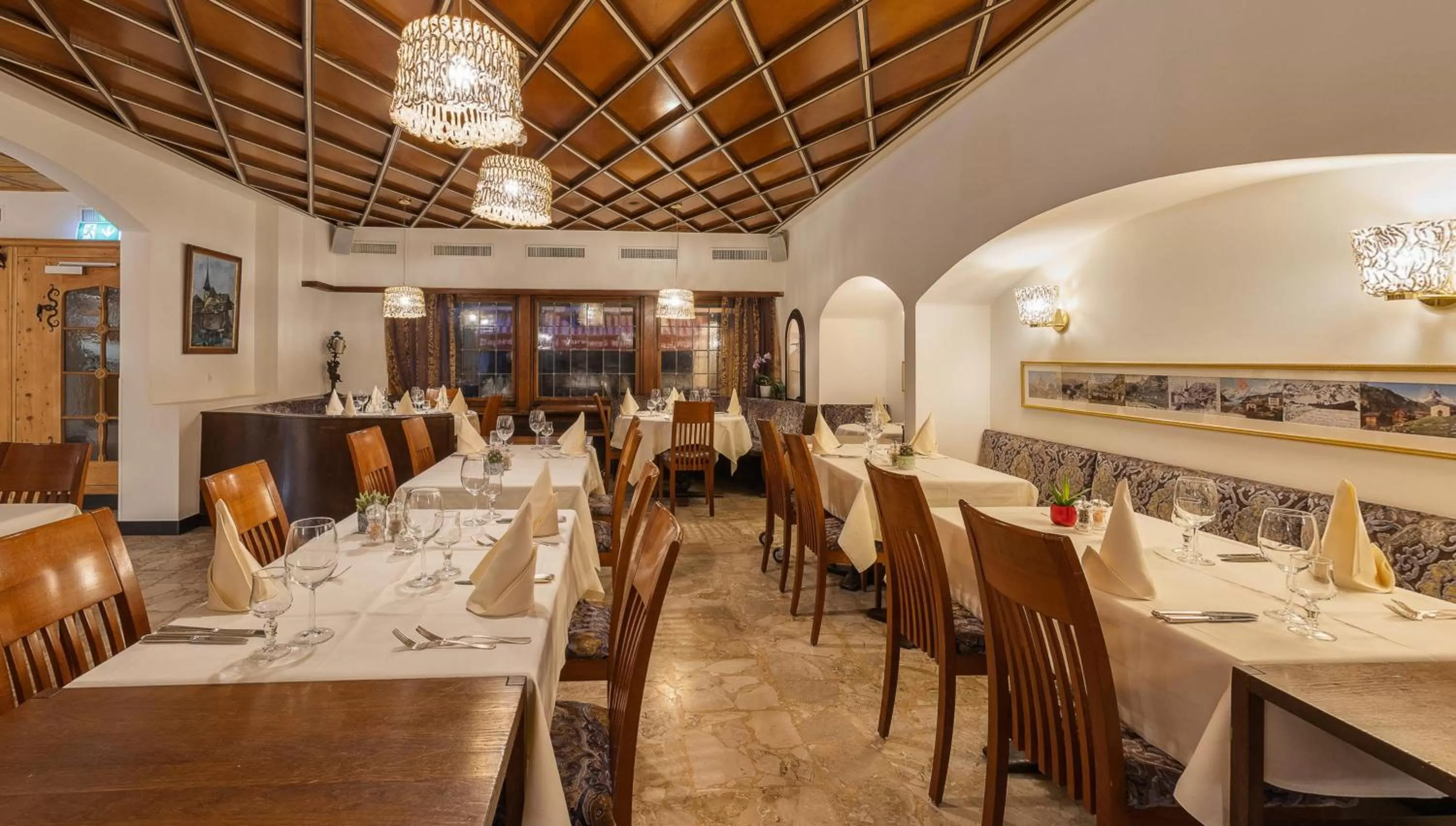 Restaurant/places to eat in Hotel Derby