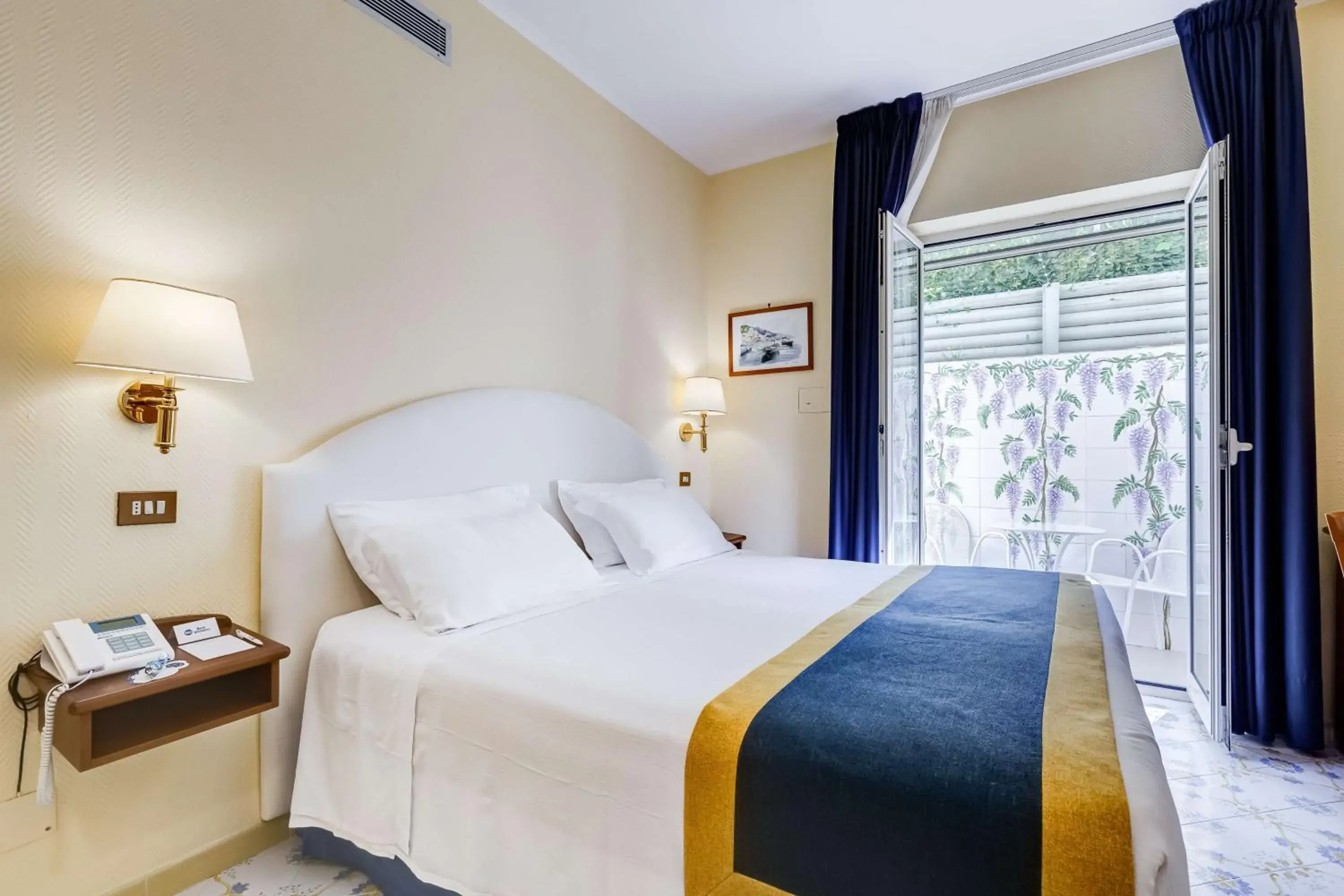 Bedroom, Bed in Best Western Hotel La Solara Bedroom, Bed in Best Western Hotel La Solara