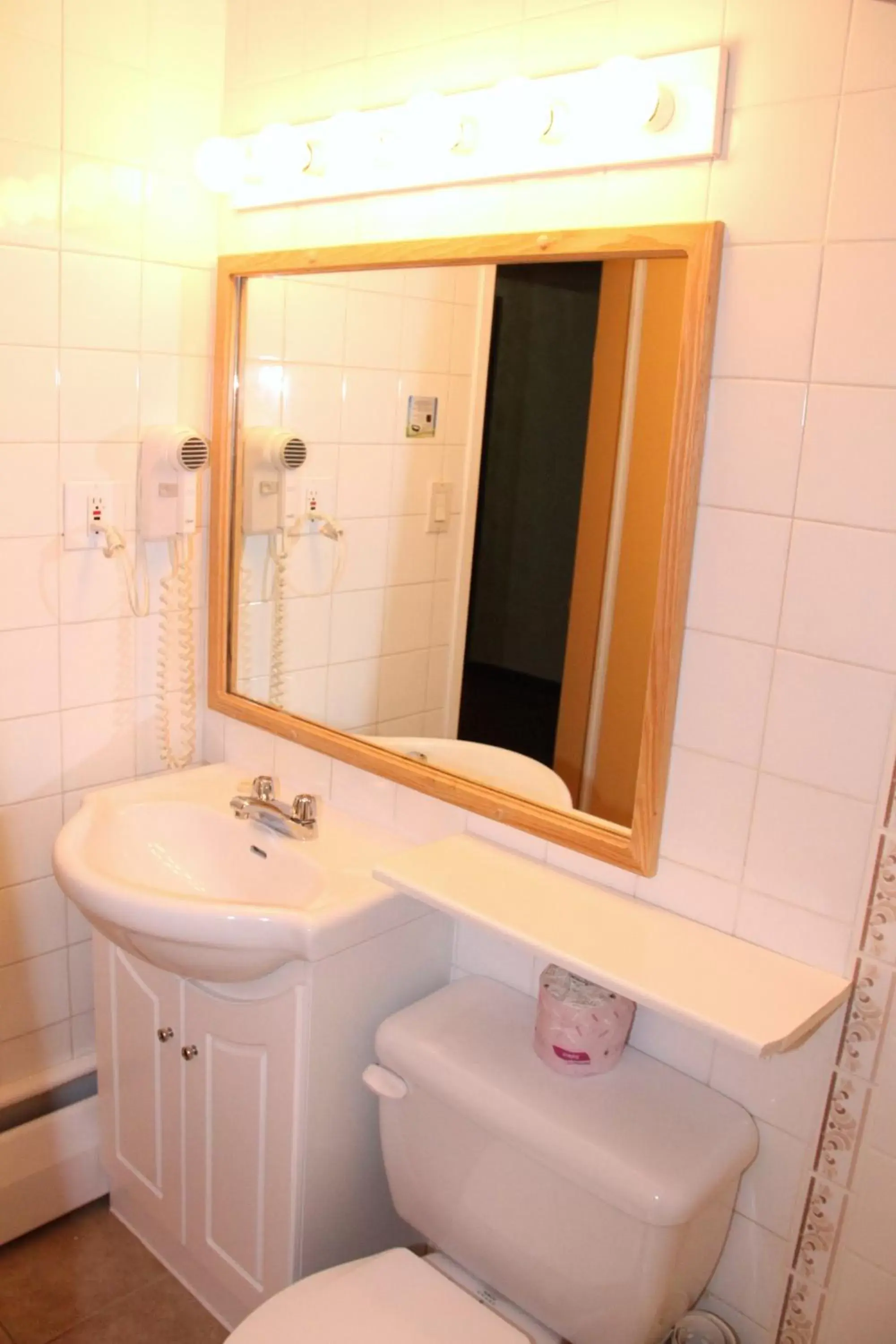 Bathroom in Hôtel Les Mouettes