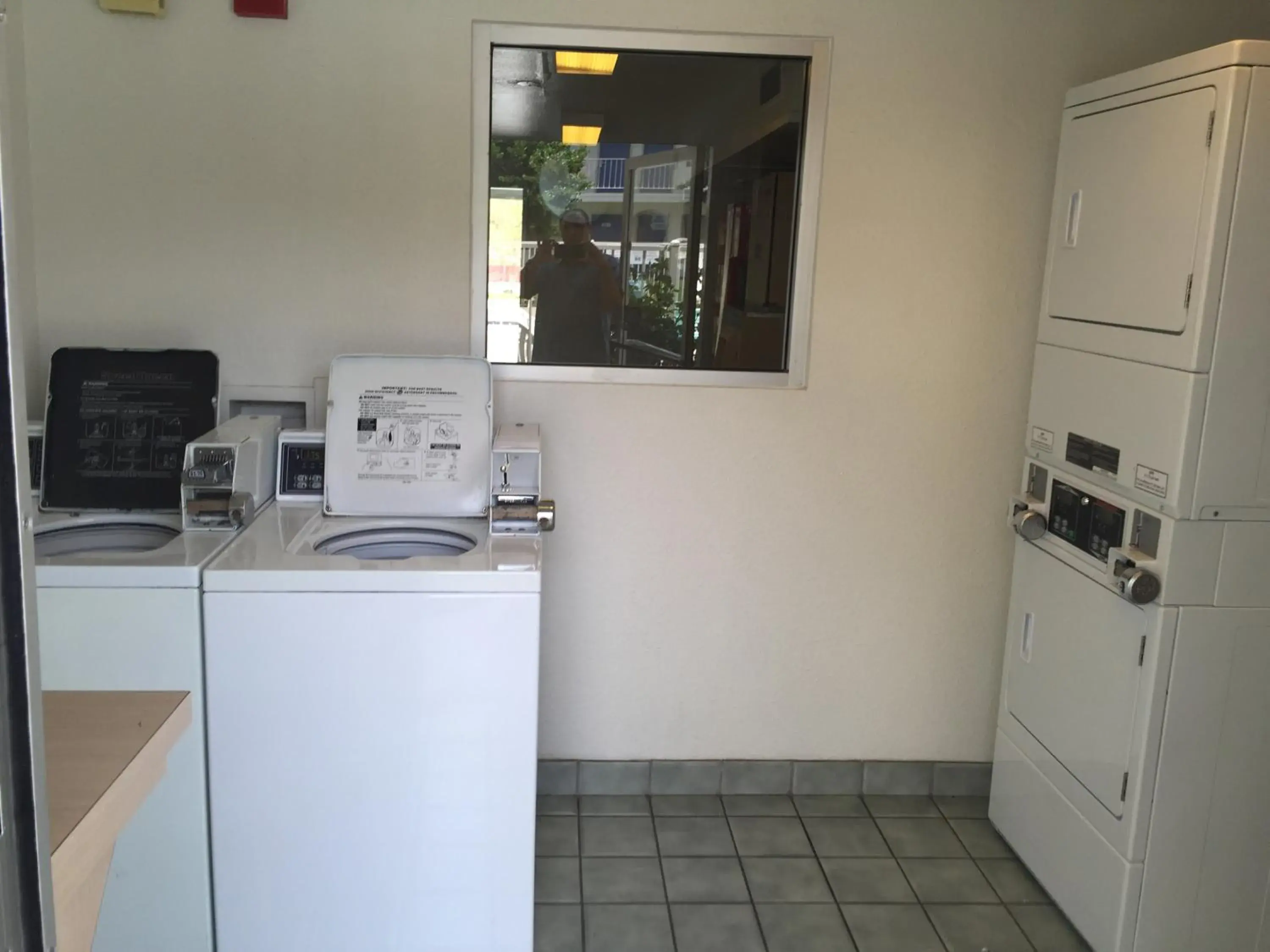 Other, Kitchen/Kitchenette in Motel 6-Yreka, CA