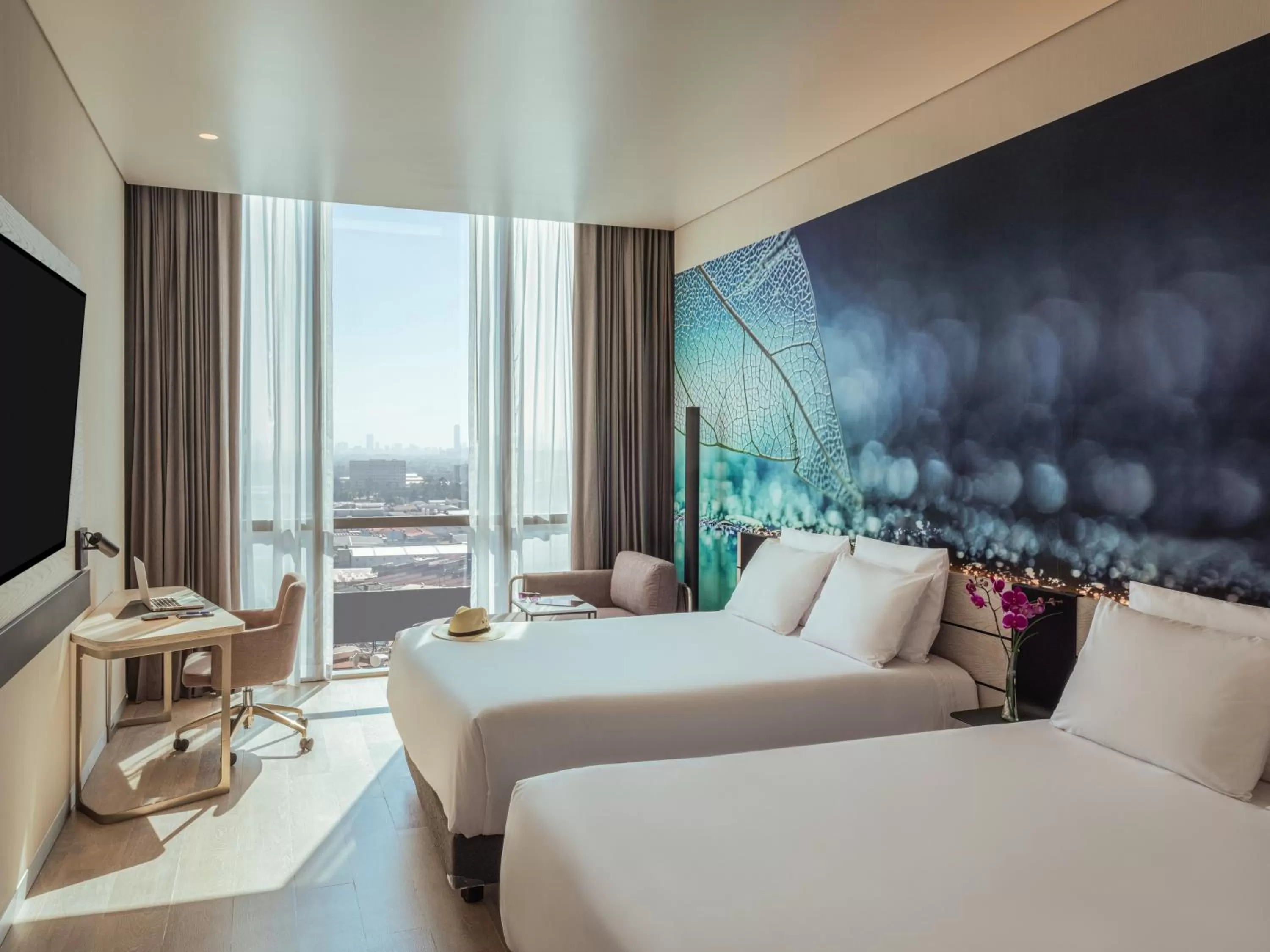 Photo of the whole room, Bed in Novotel Mexico City Toreo