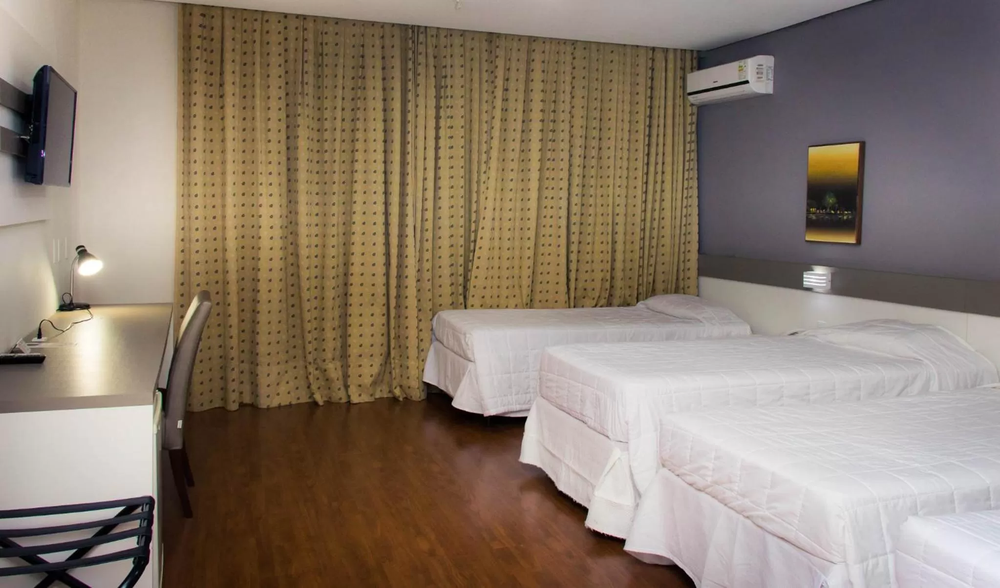 Bed in Embaixador Hotel & Centro de Eventos by Fast10