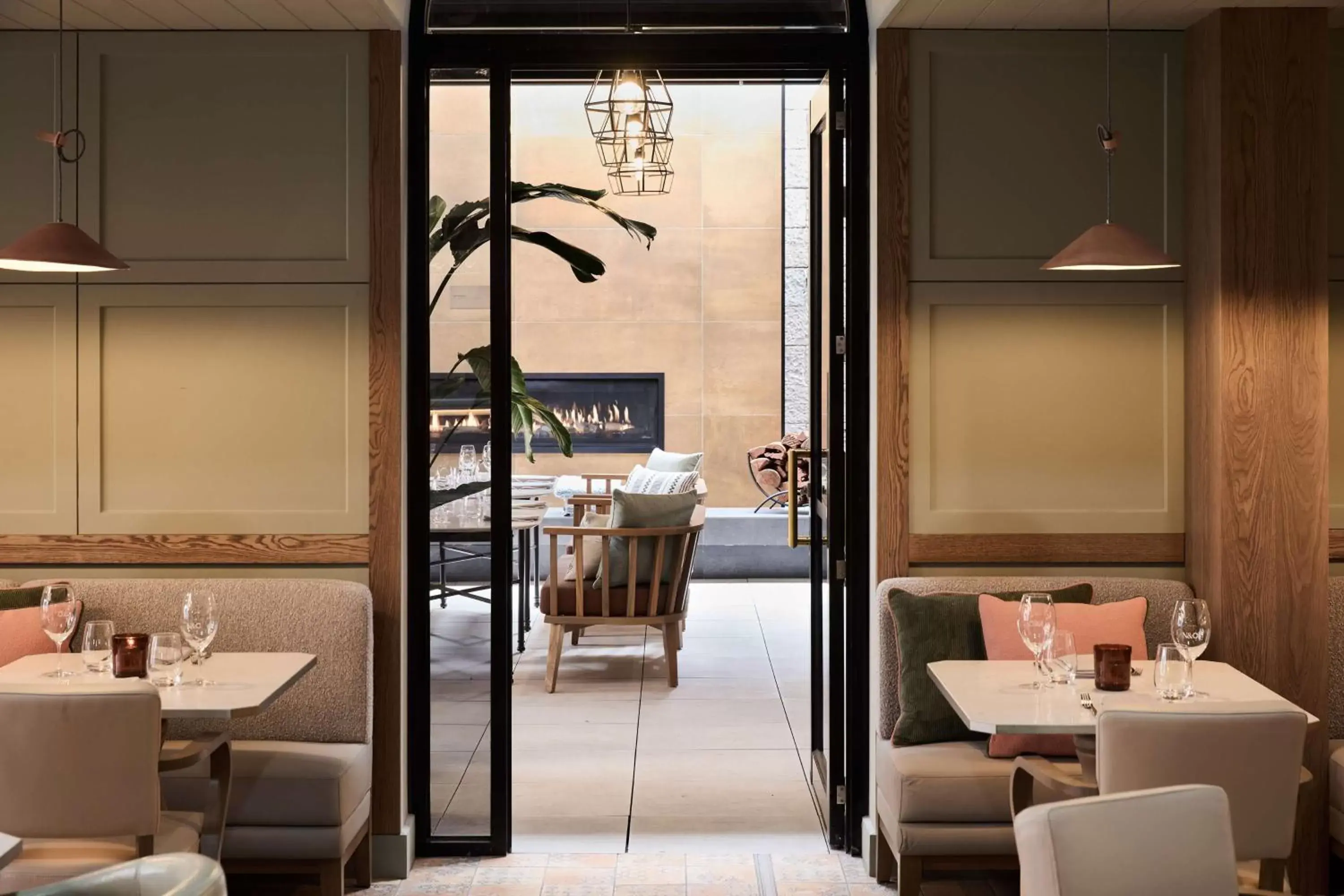 Restaurant/Places to Eat in Adina Apartment Hotel Melbourne, Pentridge