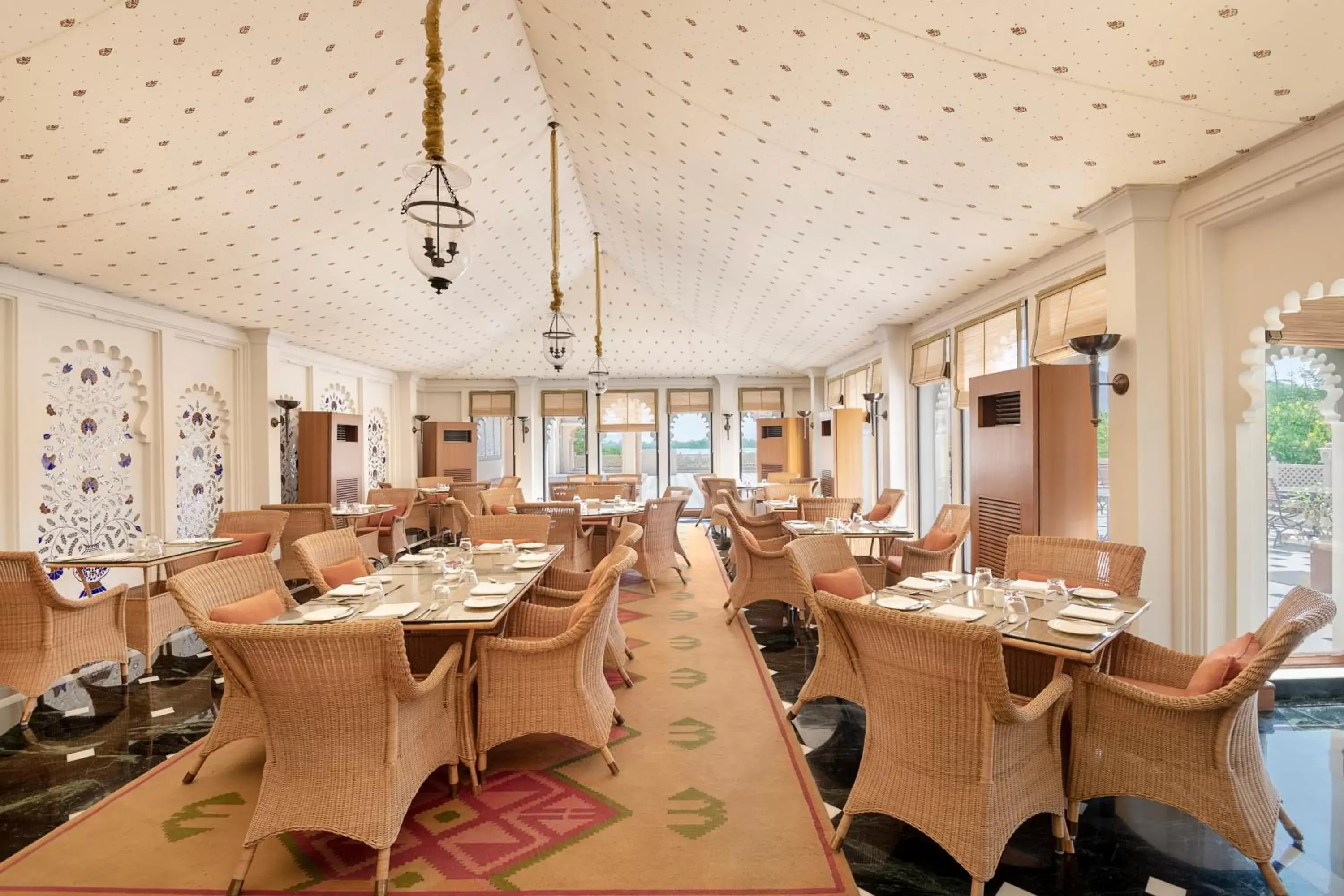 Restaurant/places to eat in Trident Udaipur Restaurant/places to eat in Trident Udaipur