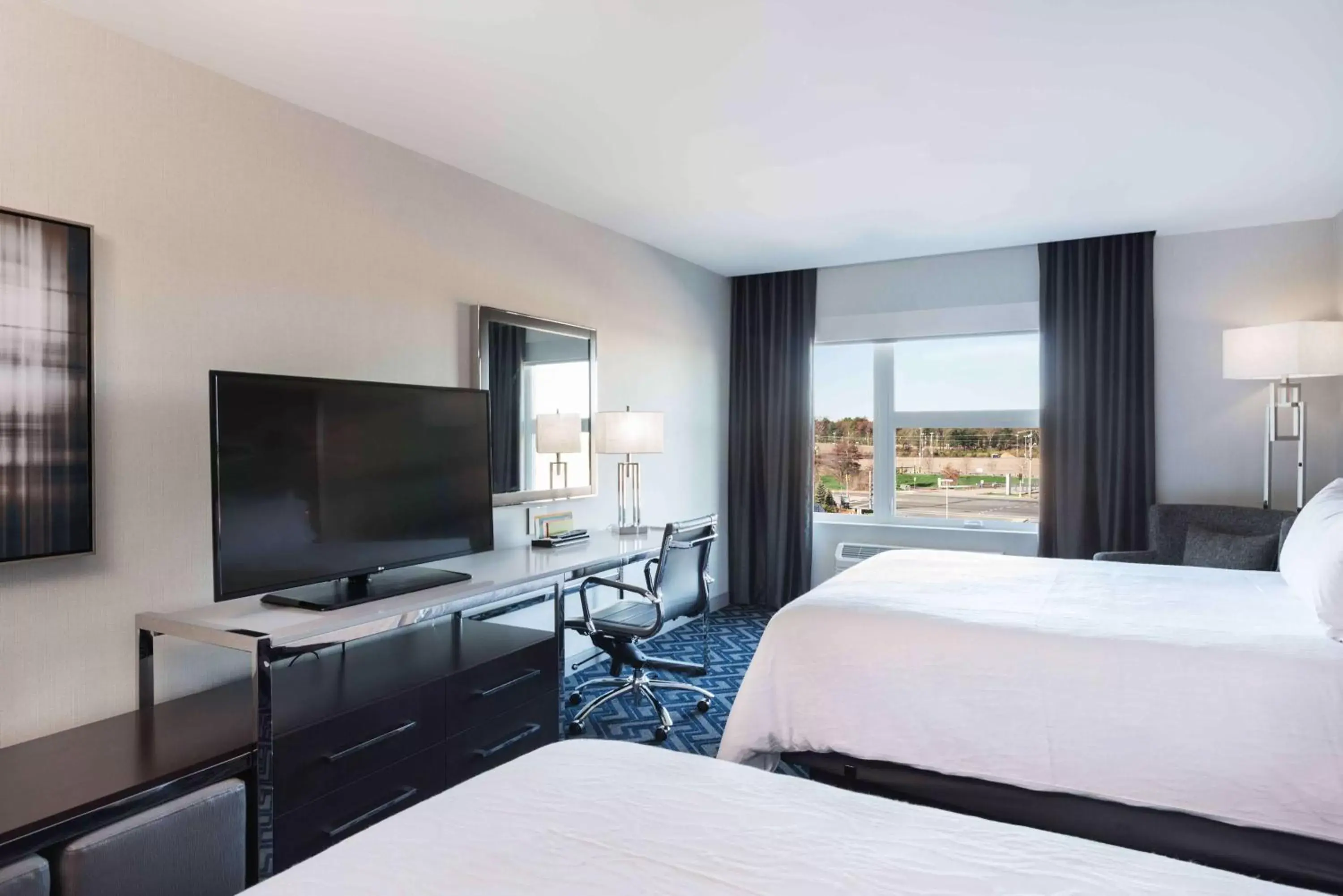 Bed, TV/Entertainment Center in Hilton Garden Inn Foxborough Patriot Place