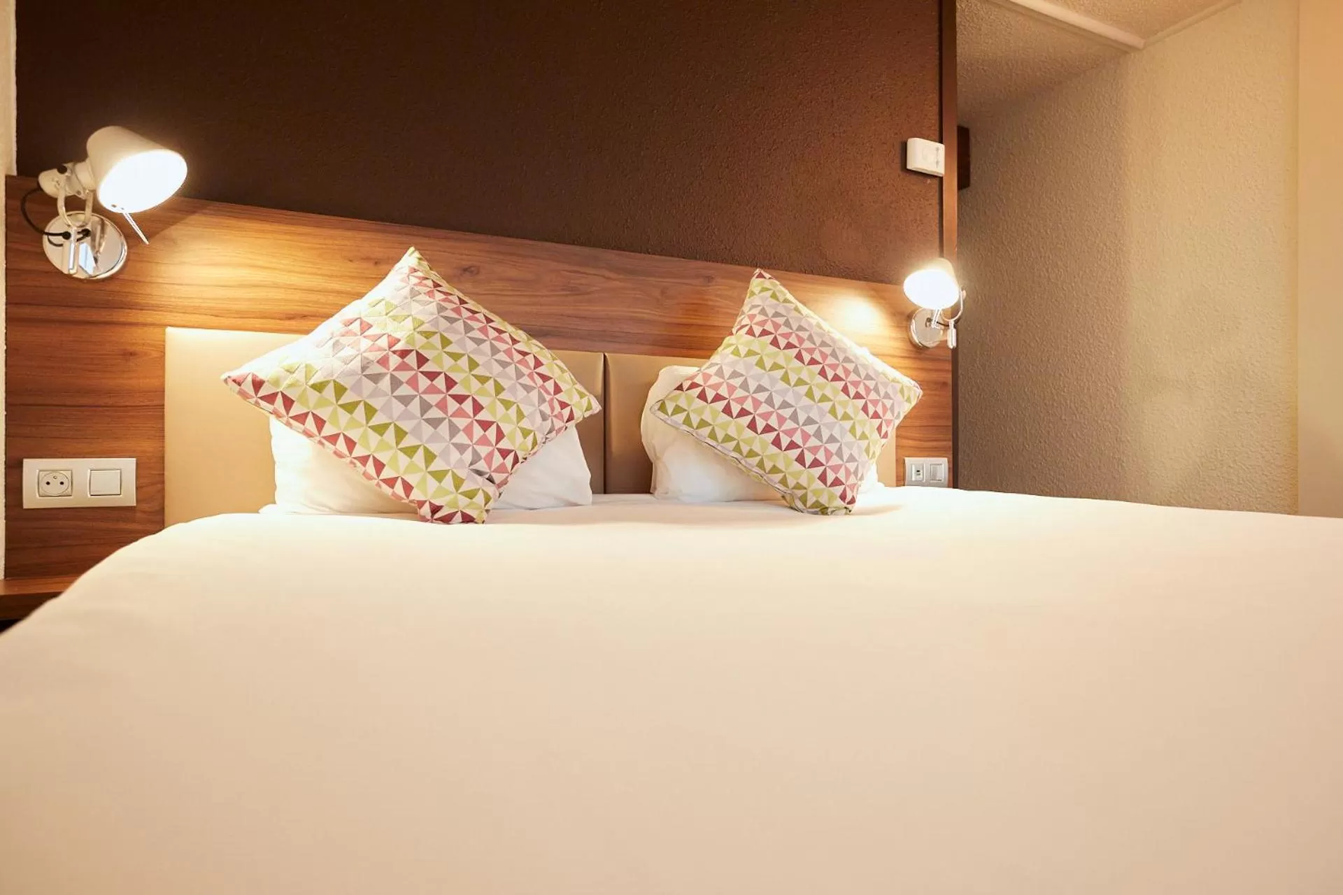 Bedroom, Bed in Campanile Pau Est-Bizanos