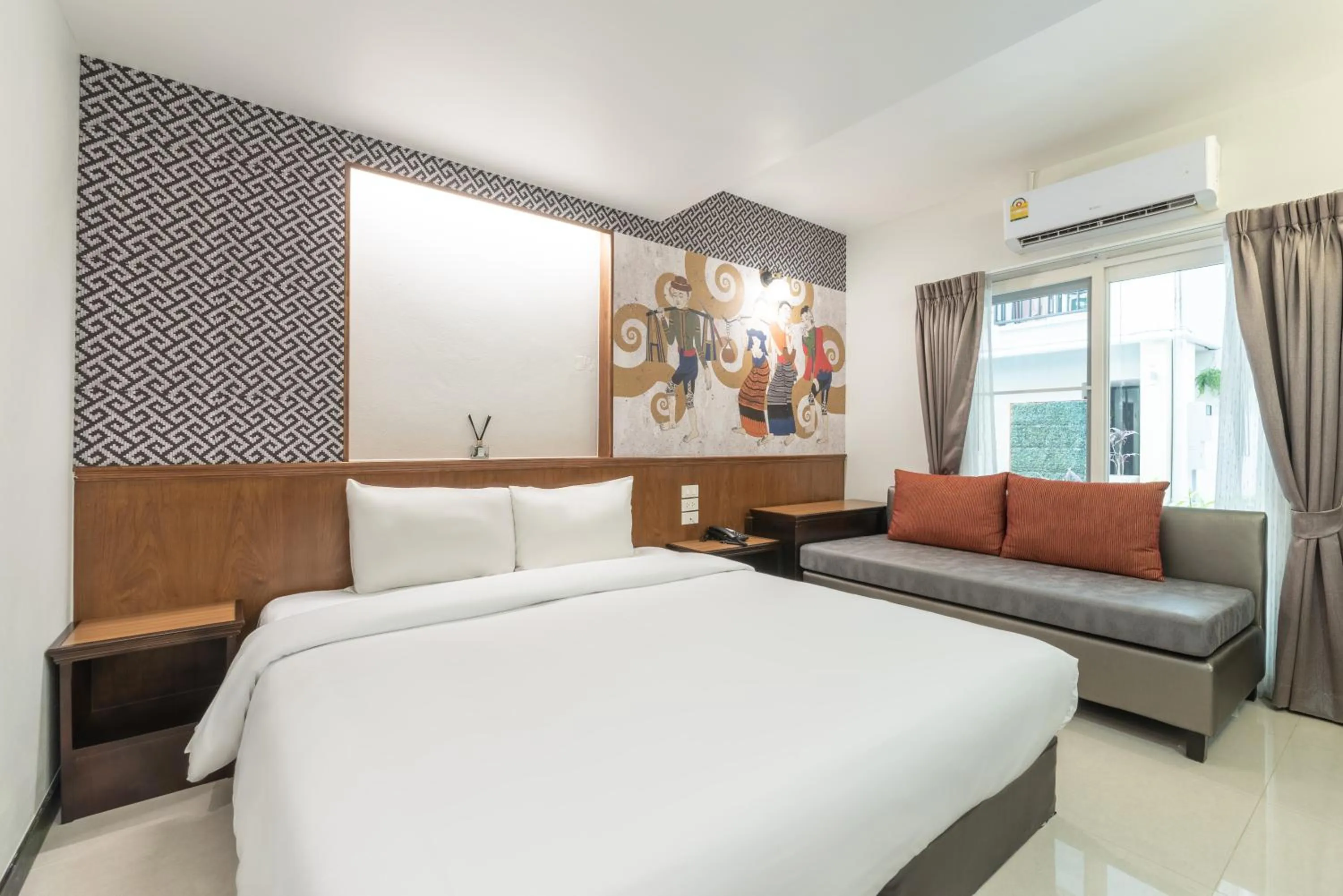 Photo of the whole room, Bed in Cozytel Chiangmai