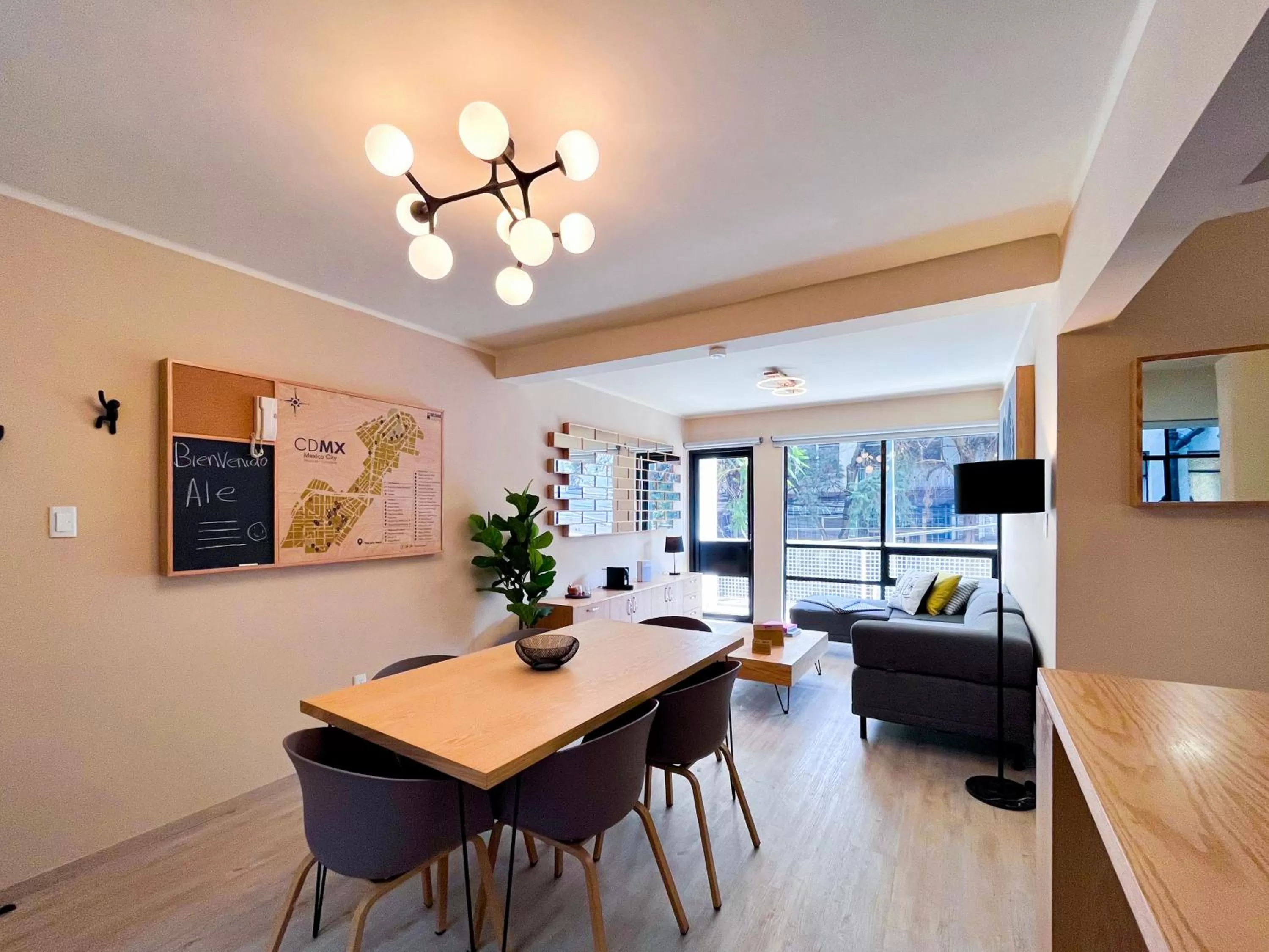 Living room in Mi Zona Lodging WTC