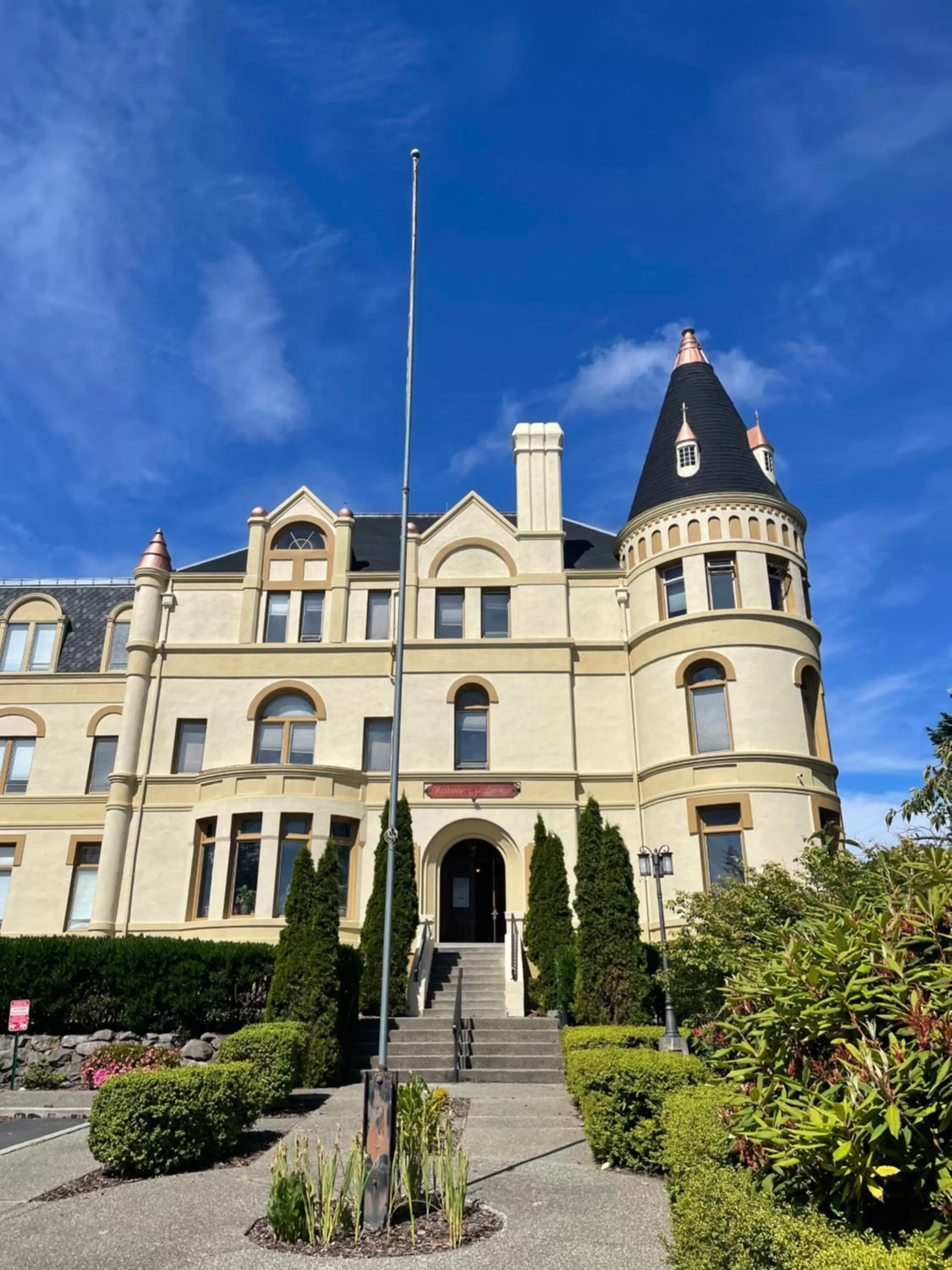 Property building in Manresa Castle