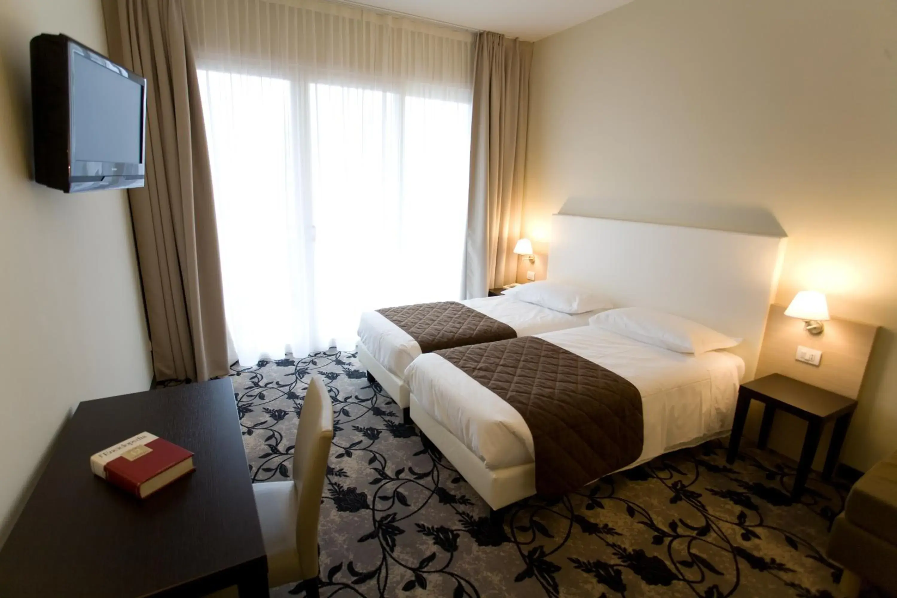 TV and multimedia, Bed in Regal Hotel & Residence