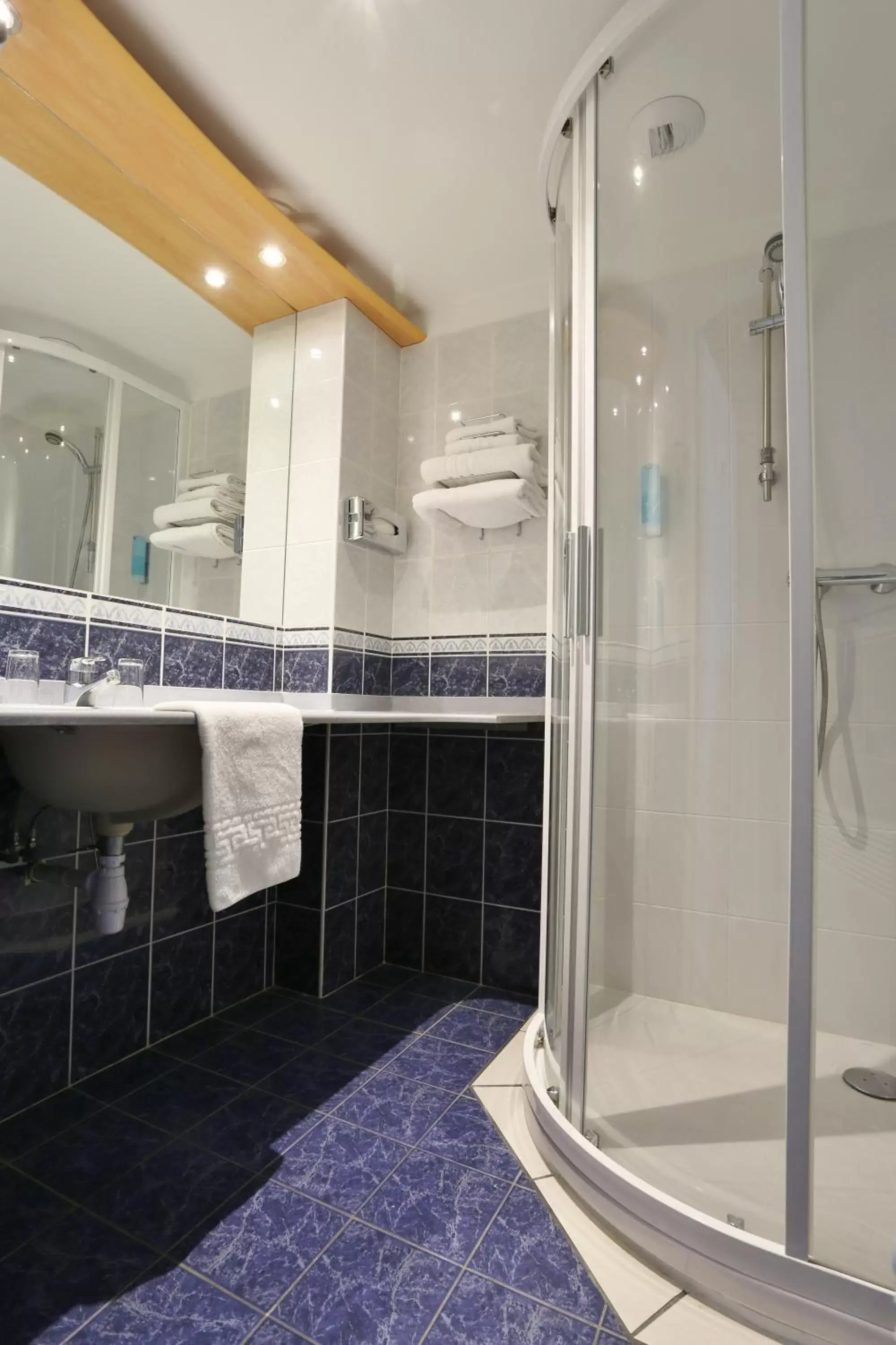 Shower, Bathroom in Best Western Le Pont d'Or