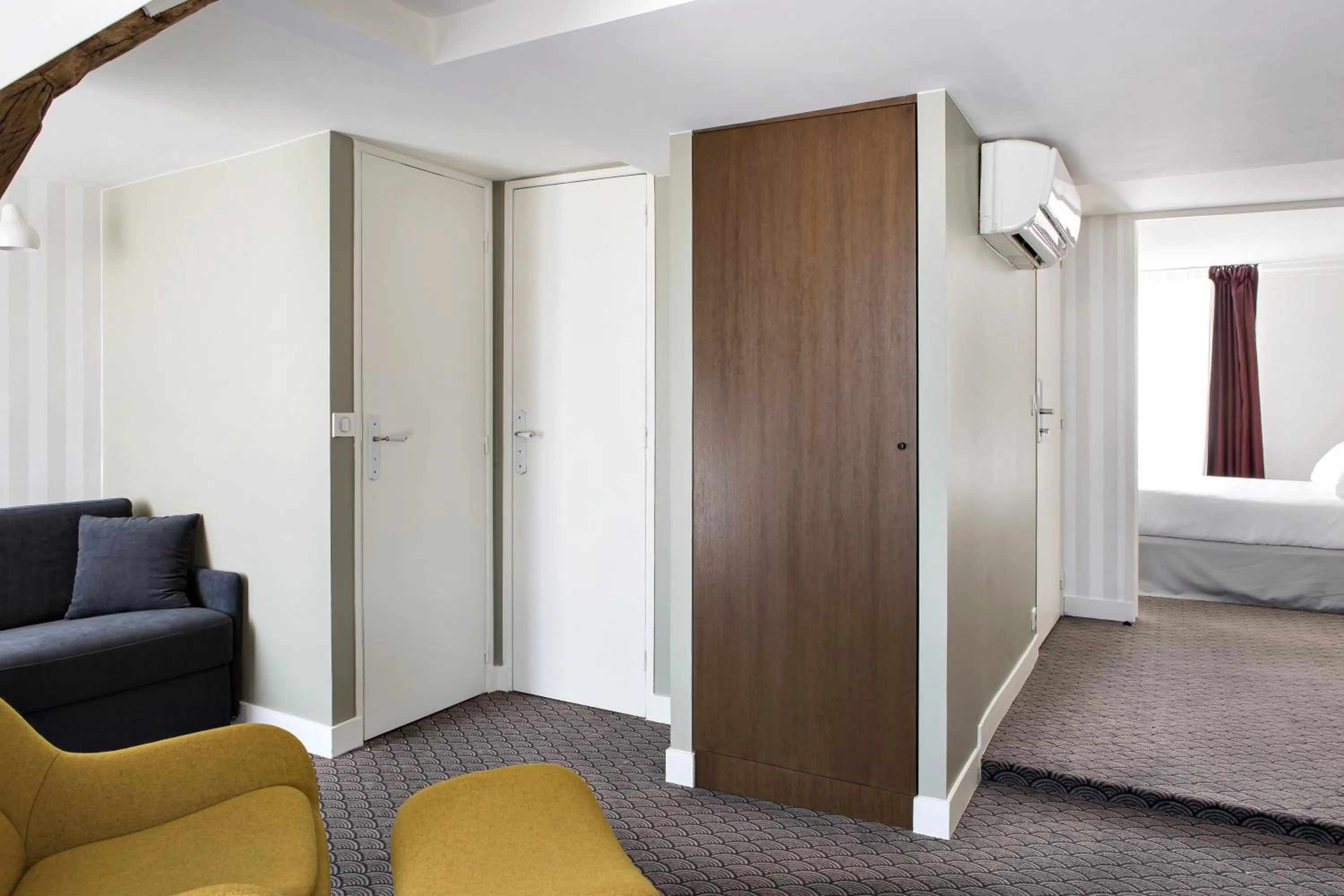 Other, Bed in Hotel Paradis