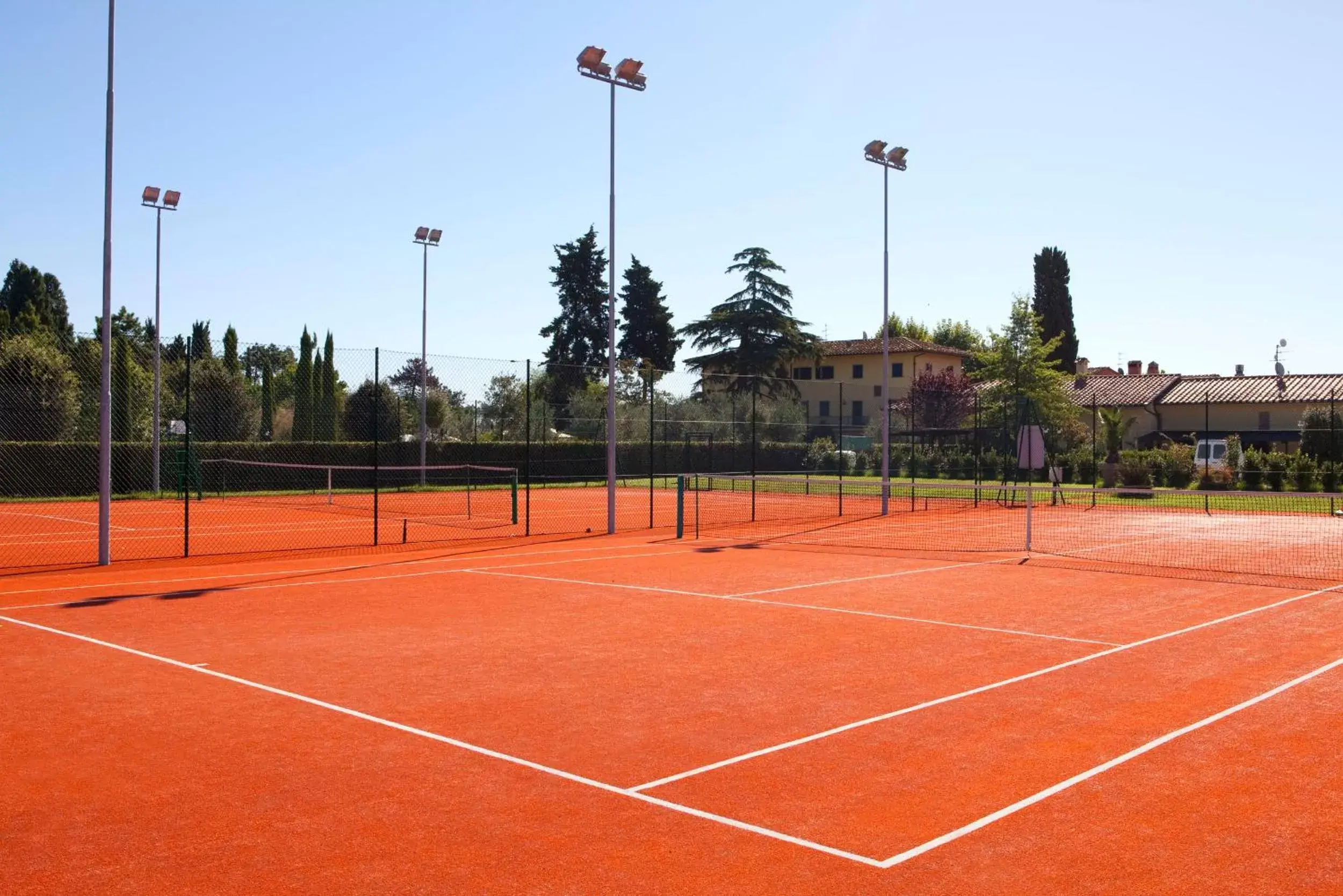 Tennis/Squash in Assia Spa