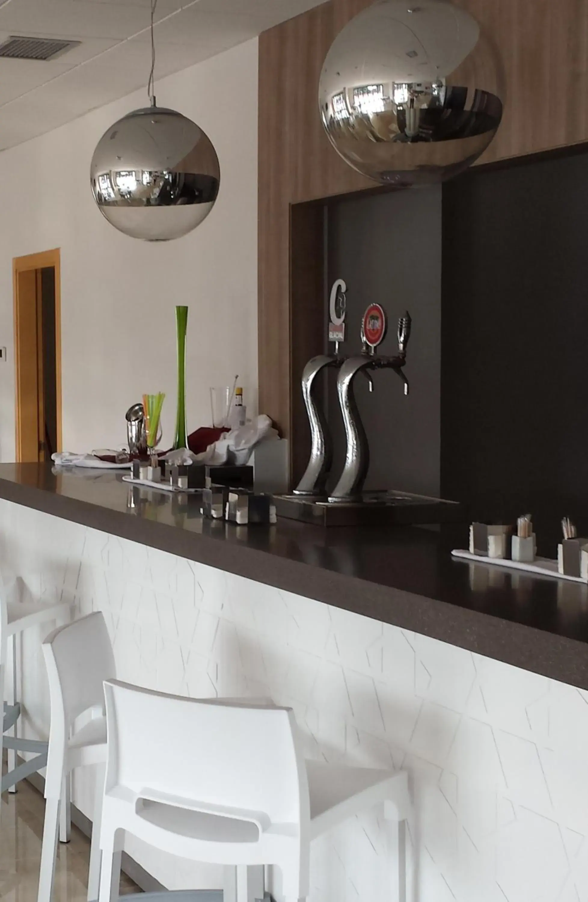Lounge or bar, Kitchen/Kitchenette in Hotel Adaria Vera