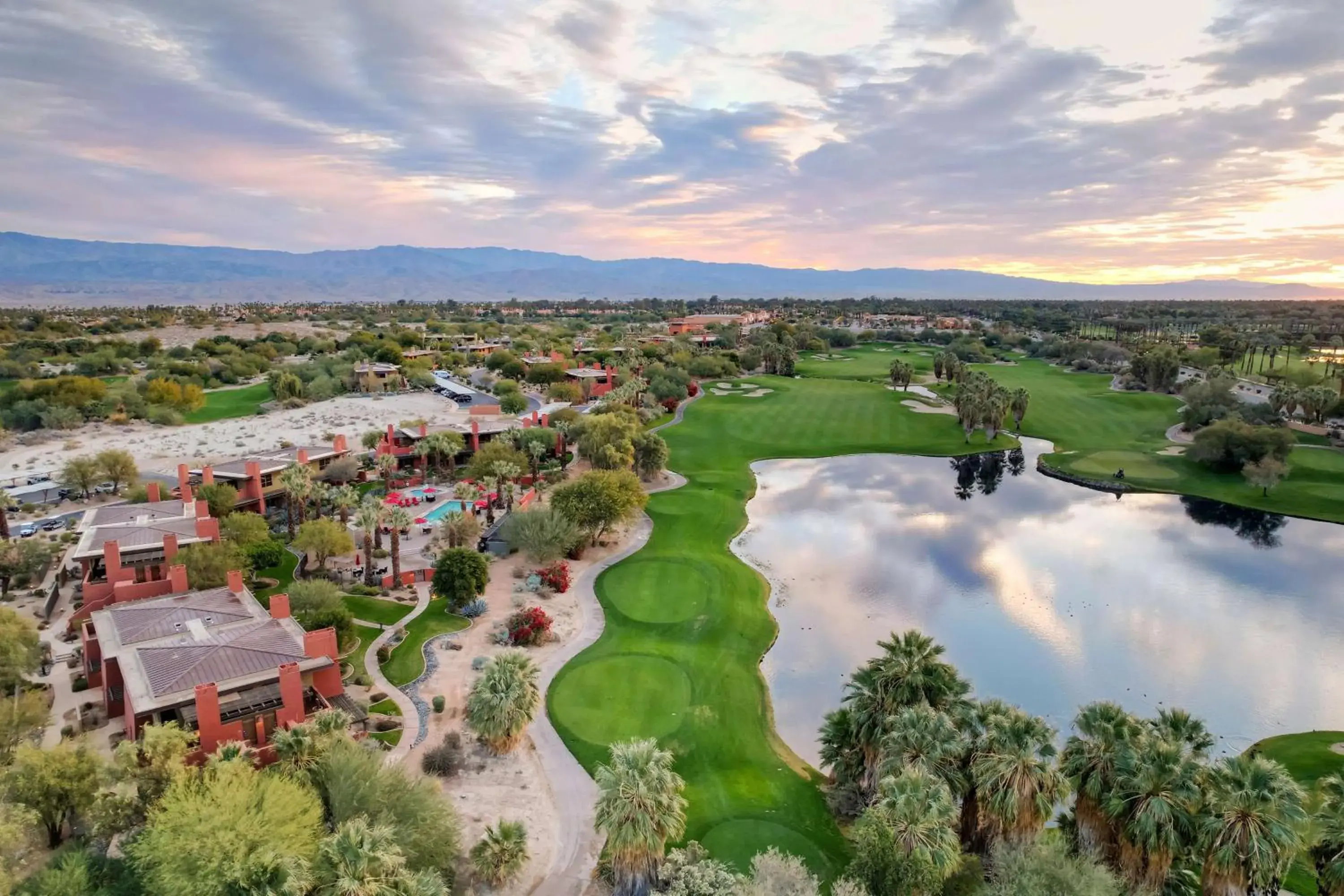 Property building, Bird's-eye View in Hilton Grand Vacations Club Palm Desert