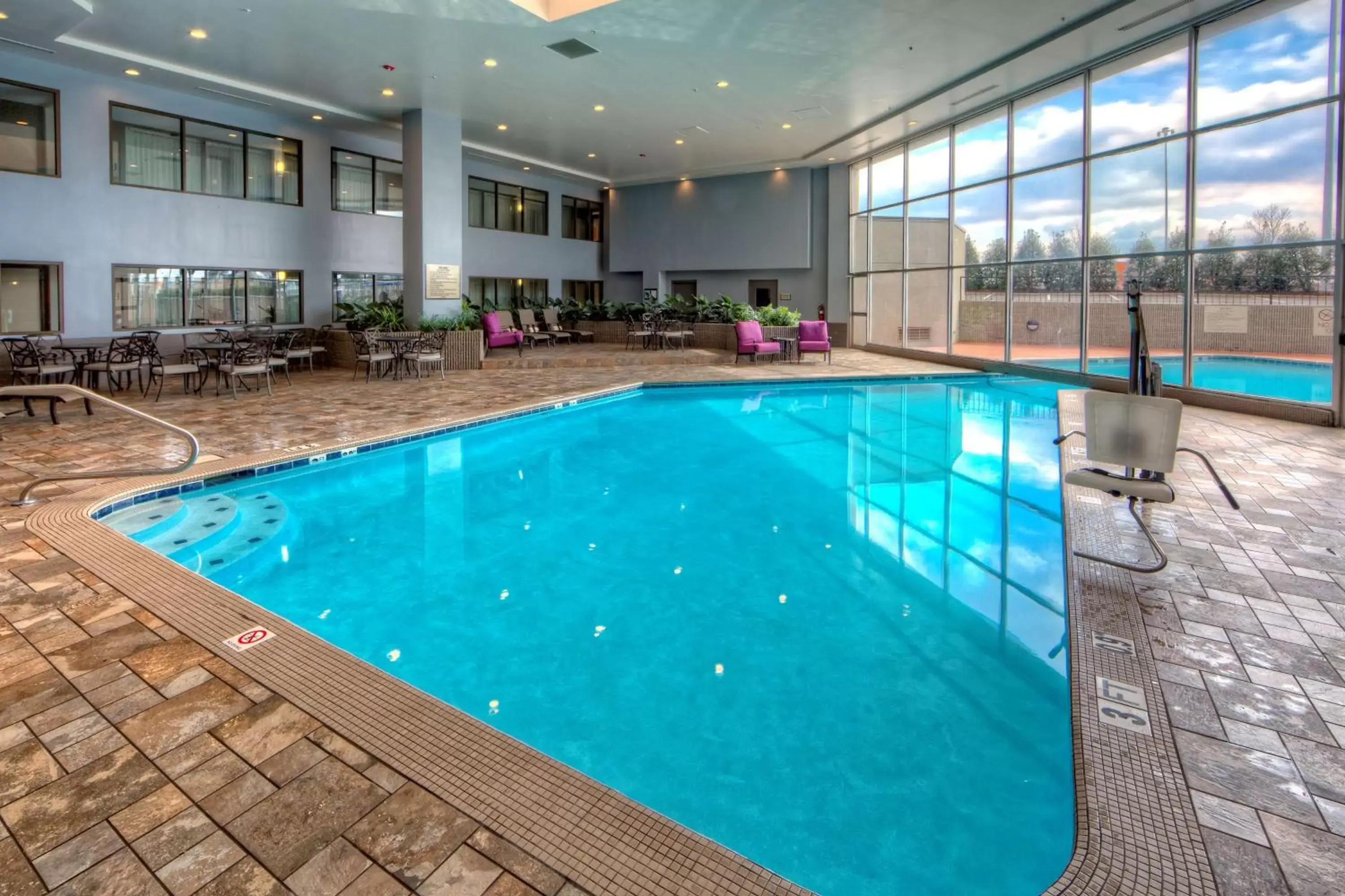 Pool view, Swimming Pool in DoubleTree by Hilton Decatur Riverfront