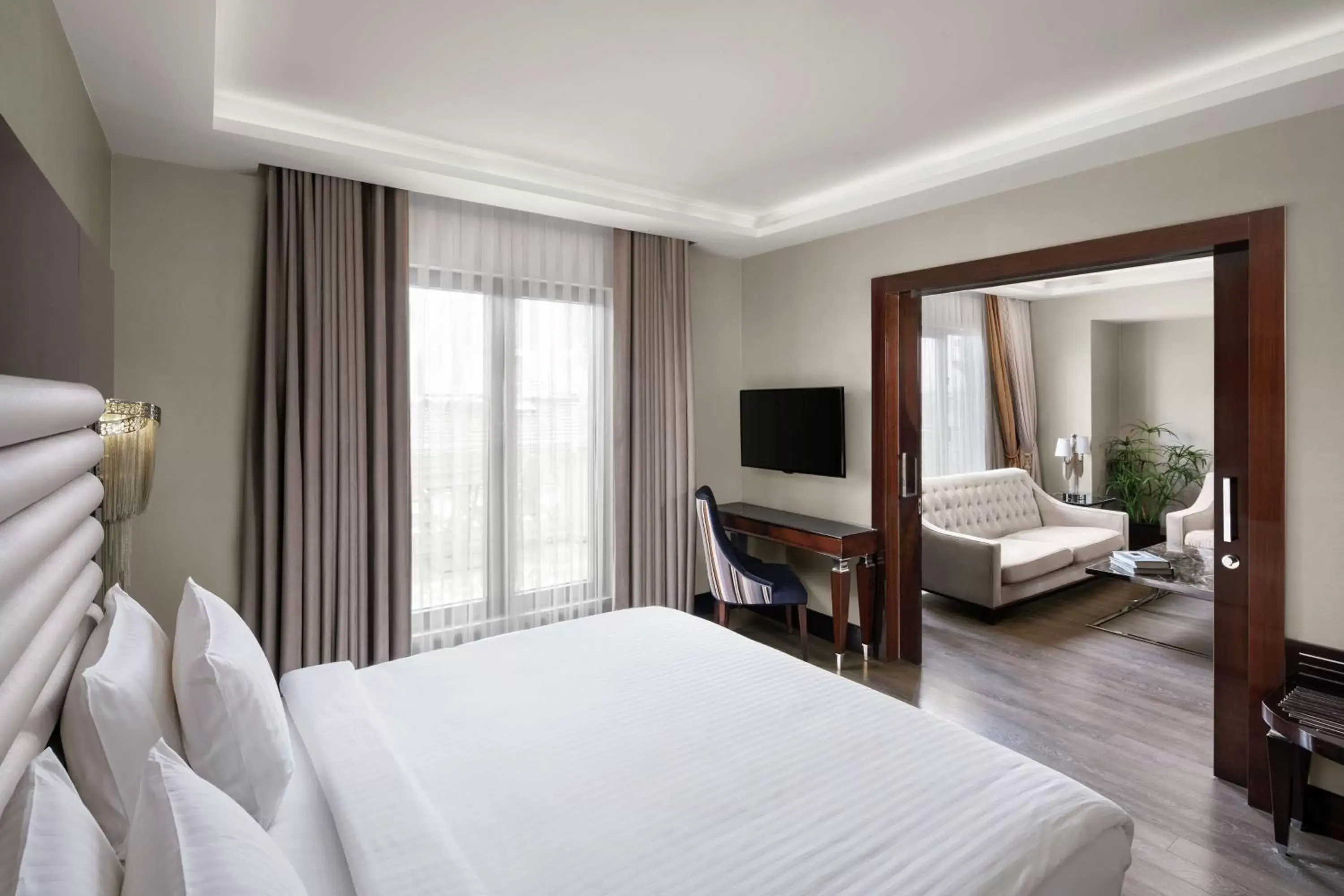 Bedroom, TV/Entertainment Center in DoubleTree by Hilton Istanbul Esentepe