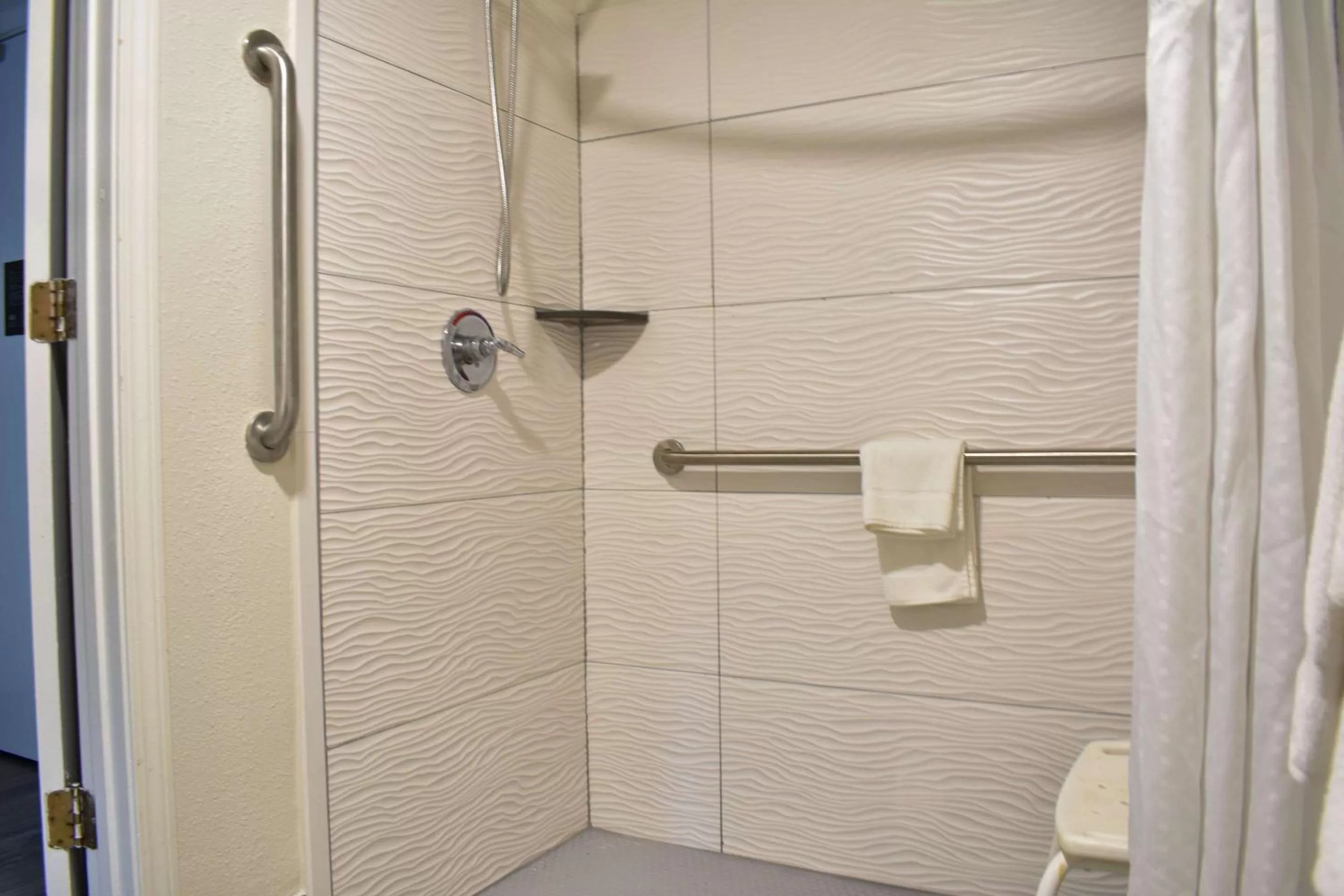 Bedroom in Clarion Pointe Vidalia - Lyons West