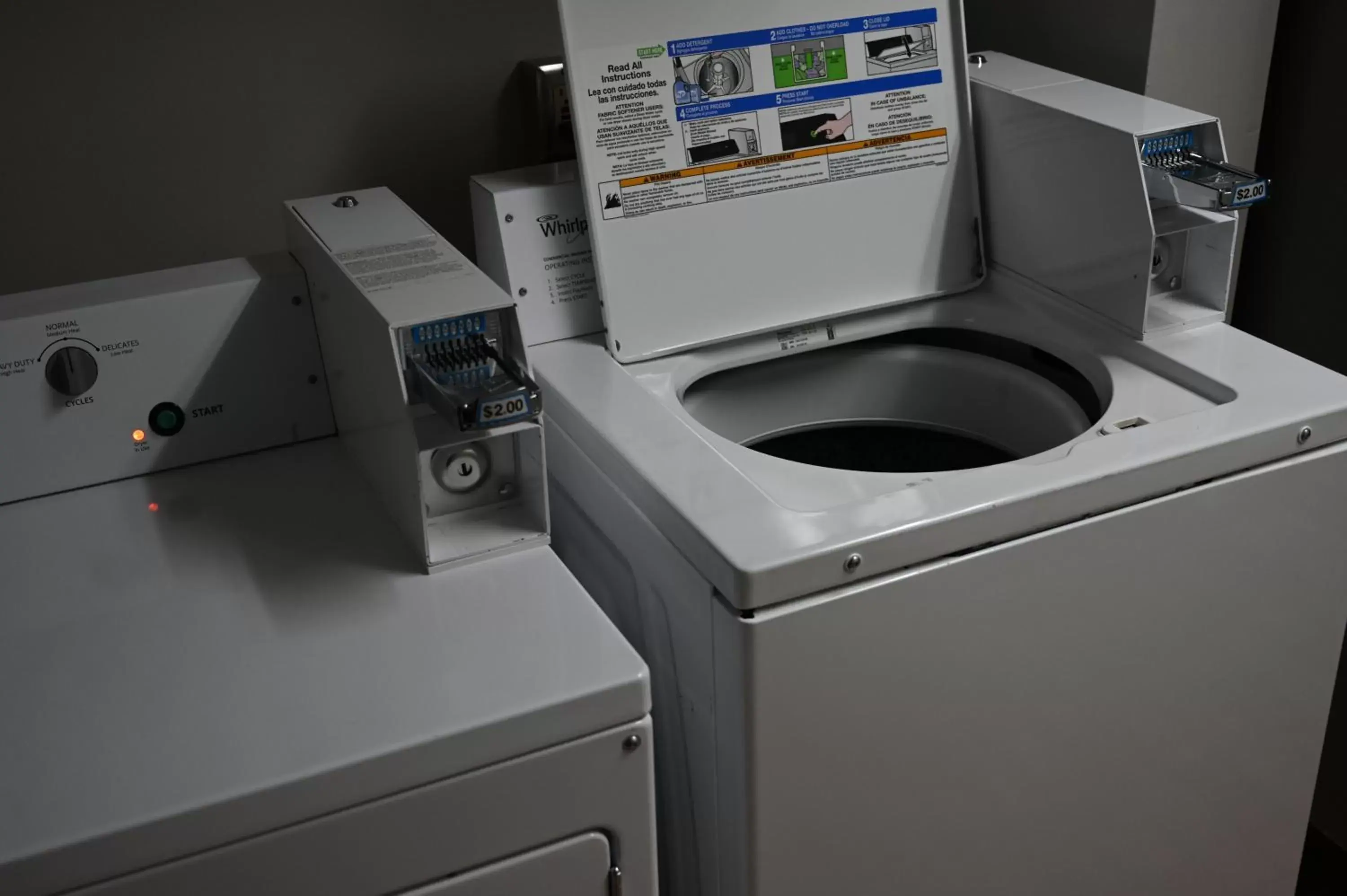 washing machine, Kitchen/Kitchenette in Atrium Hotel and Suites DFW Airport