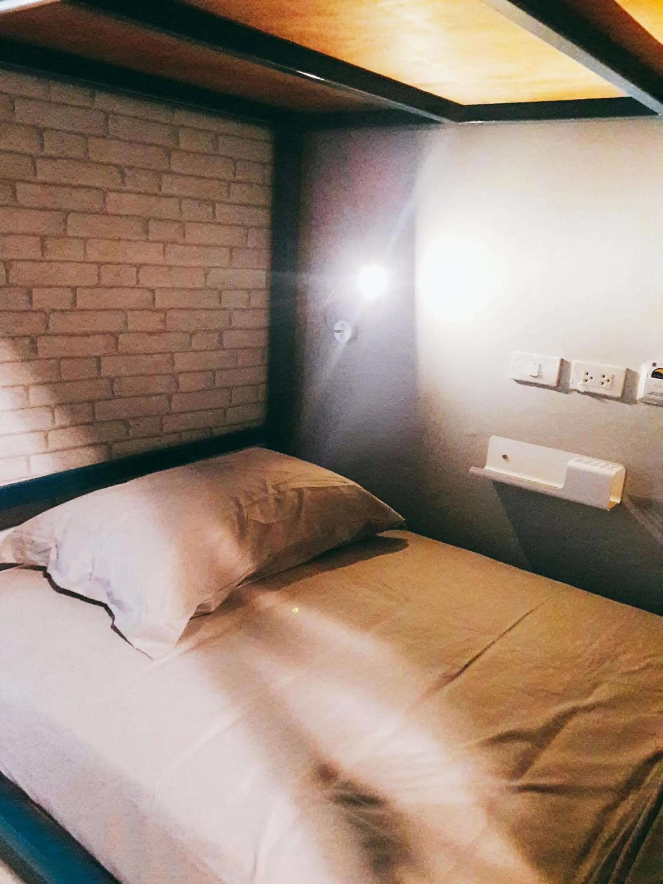 Property building, Bed in The Moon Hostel Huahin