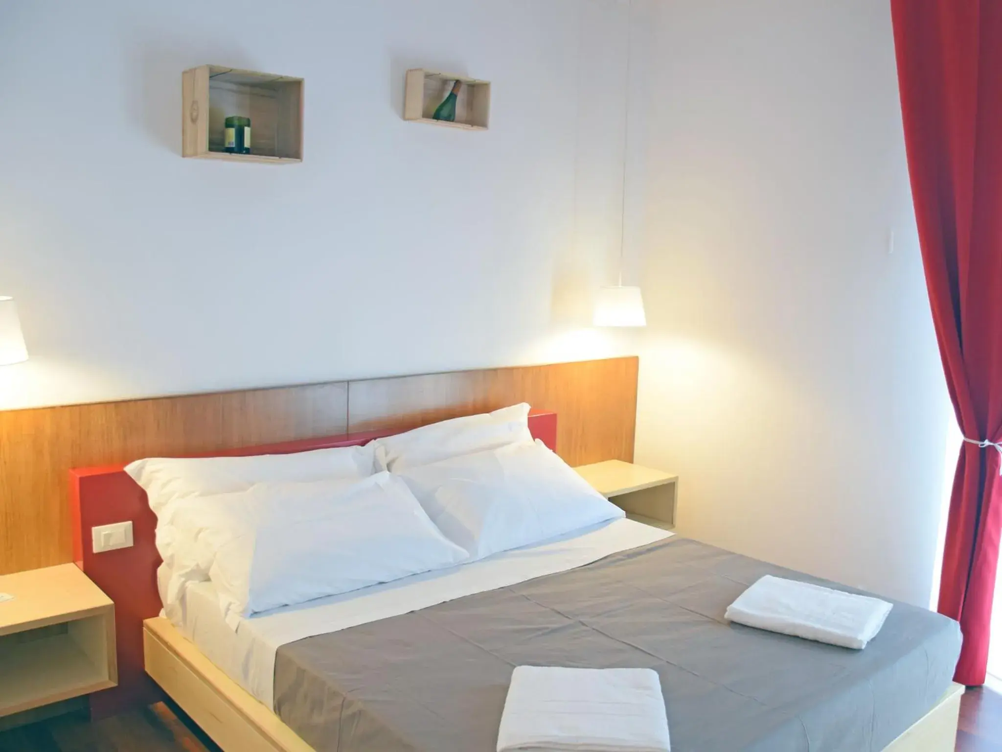 Photo of the whole room, Bed in Bio Hotel Palermo